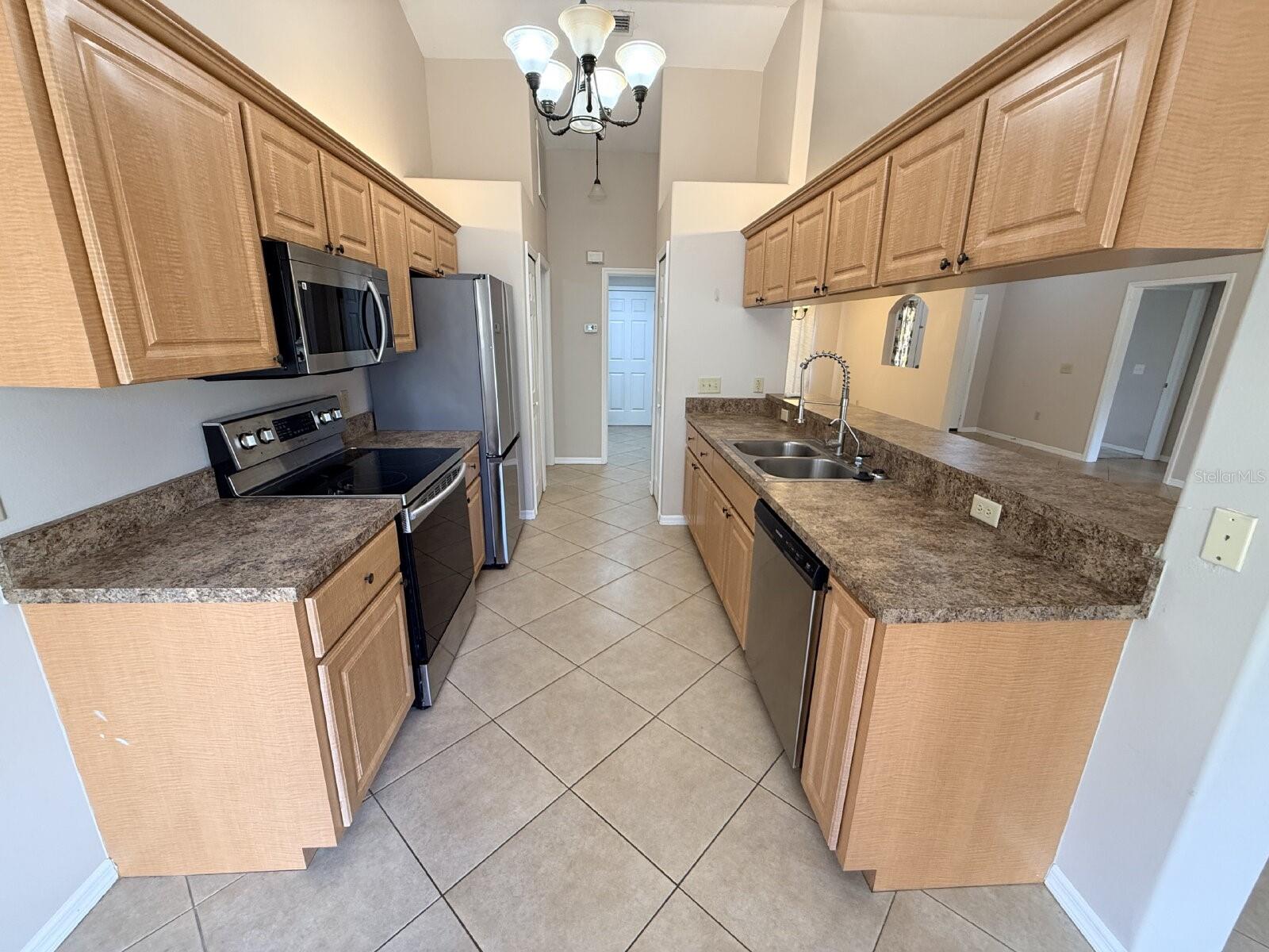 Image 5 of 25 For 2164 Florida Terrace