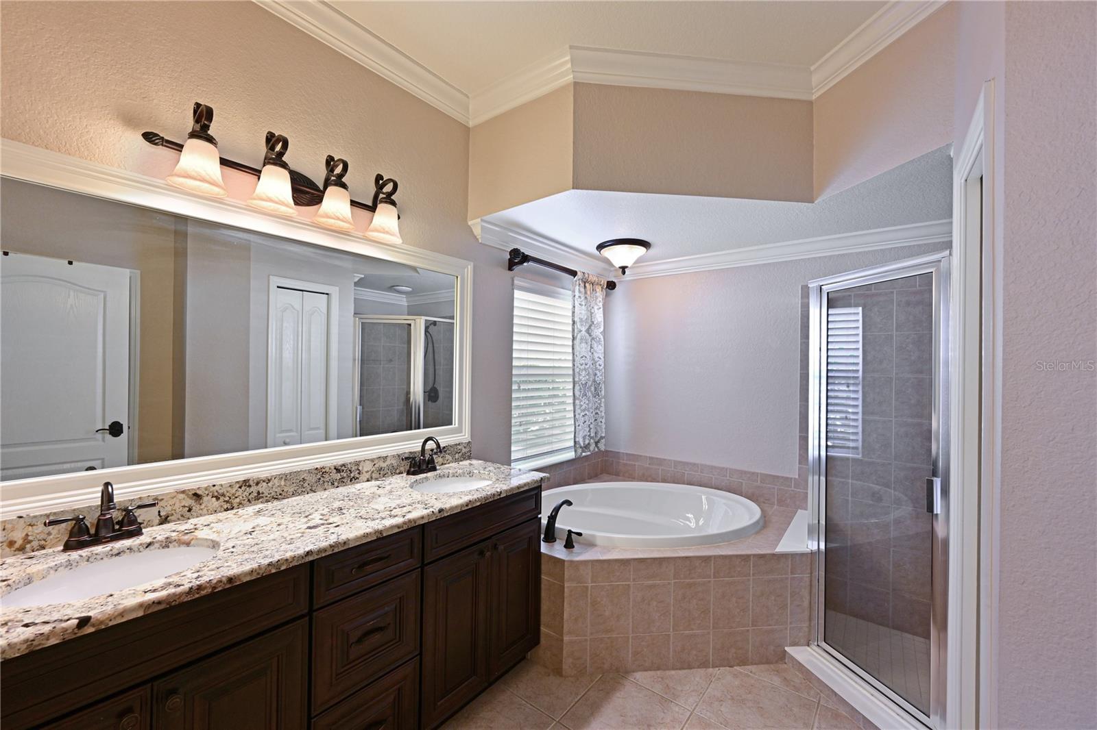 Listing photo id 16 for 210 Winding River Trail