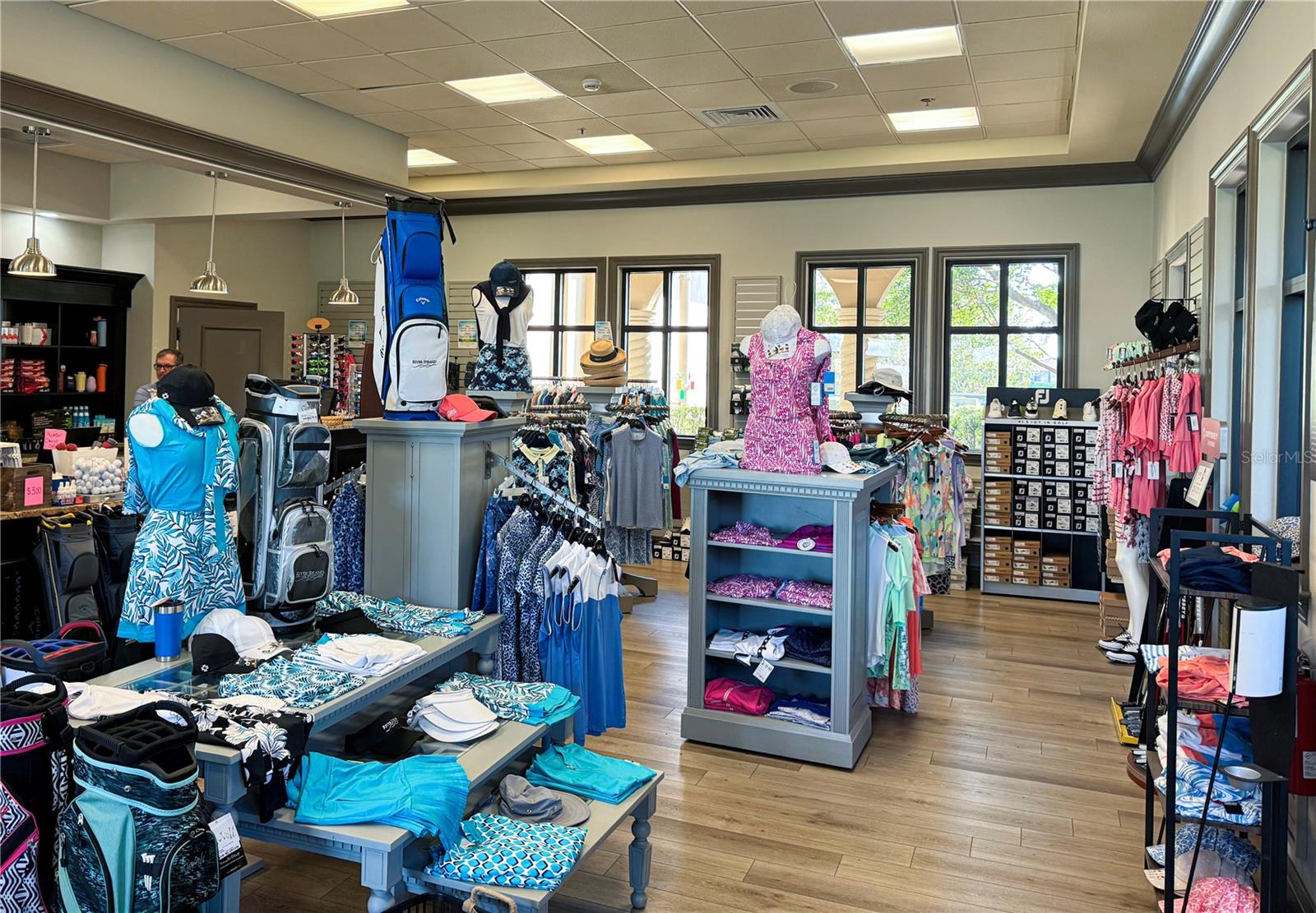 Listing photo id 41 for 210 Winding River Trail