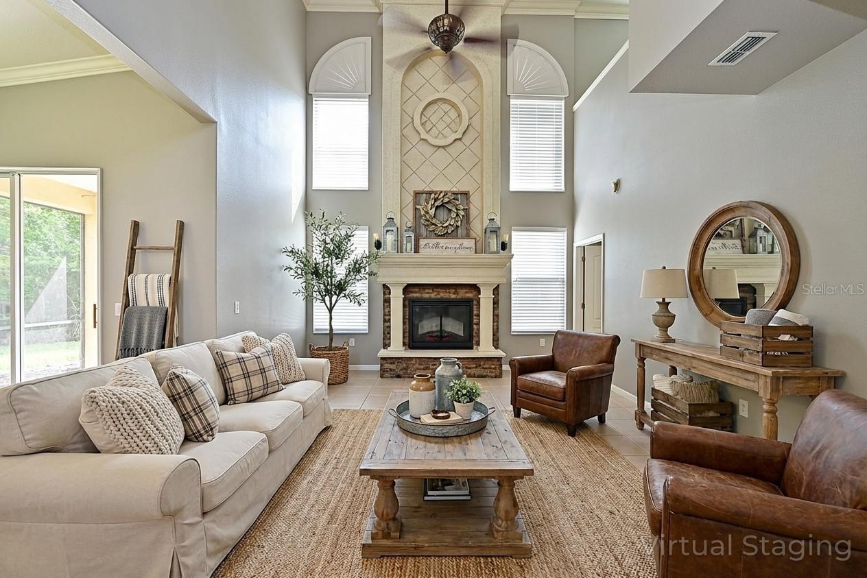 Listing photo id 3 for 210 Winding River Trail