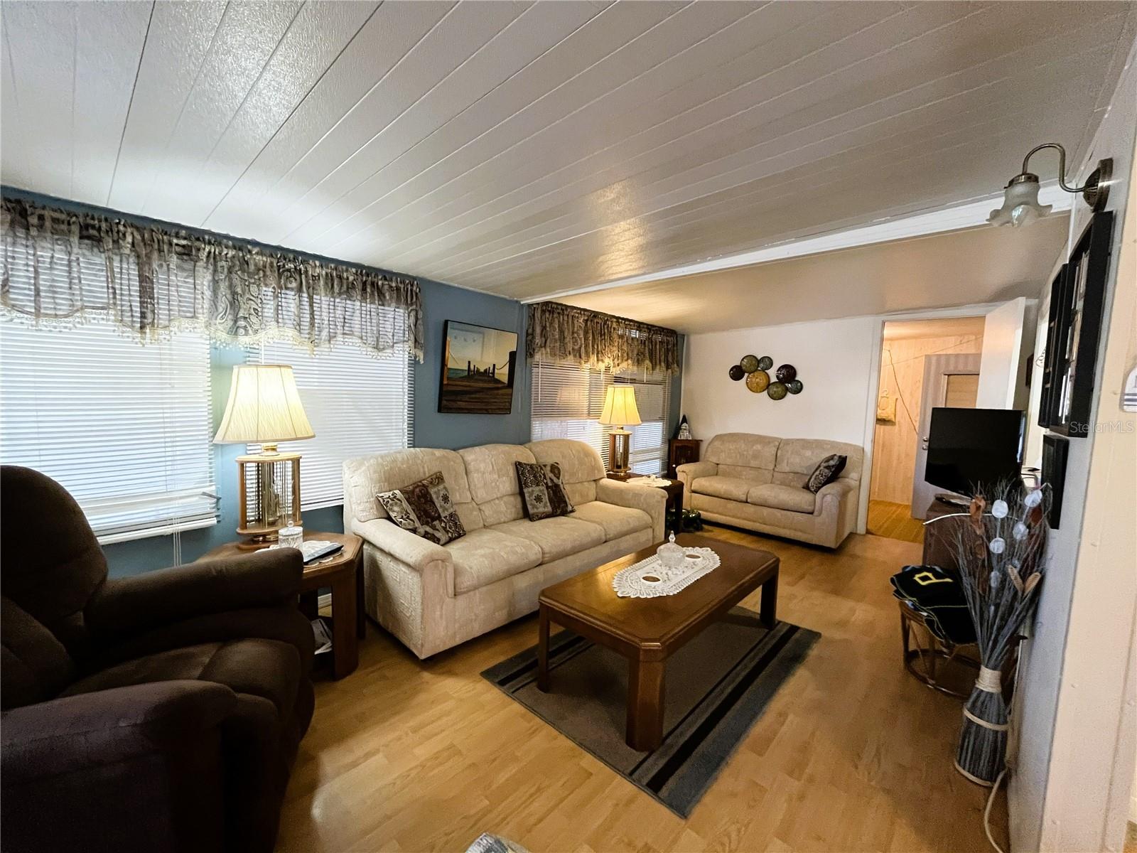 Image 4 of 38 For 1807 Iowa Avenue