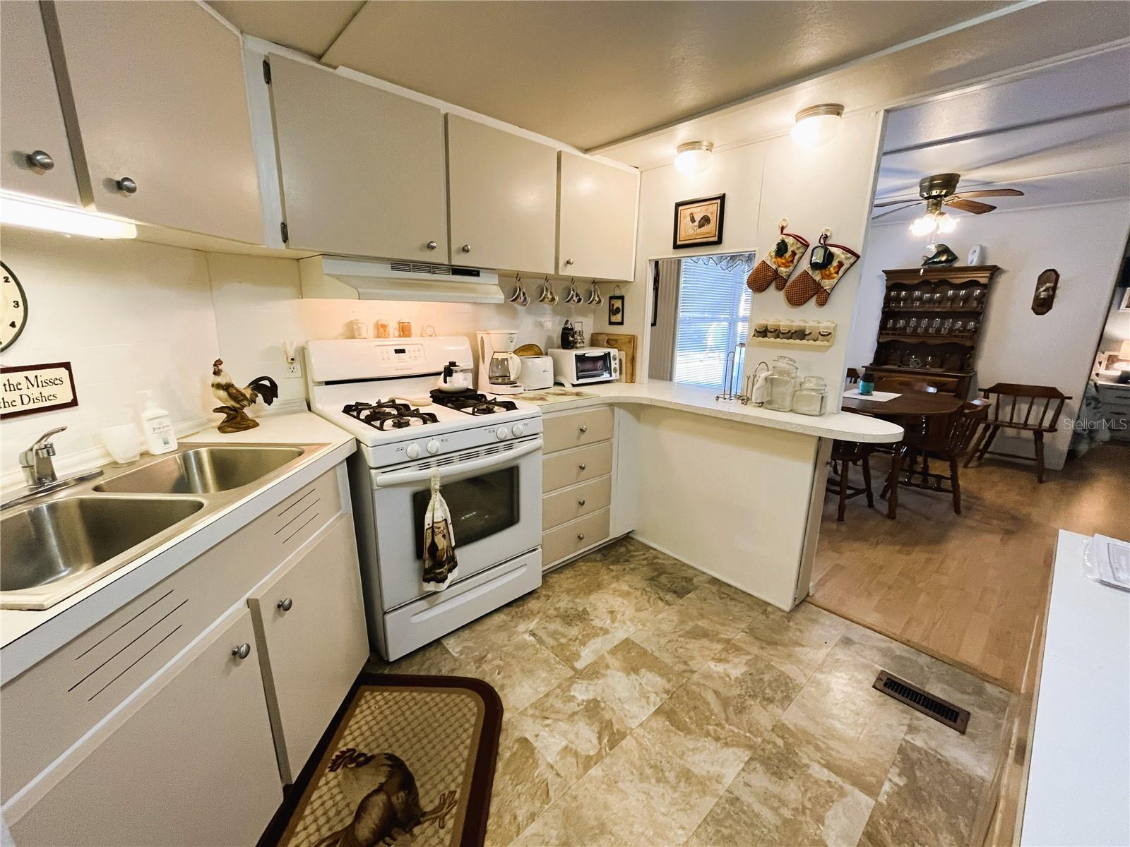 Image 8 of 38 For 1807 Iowa Avenue