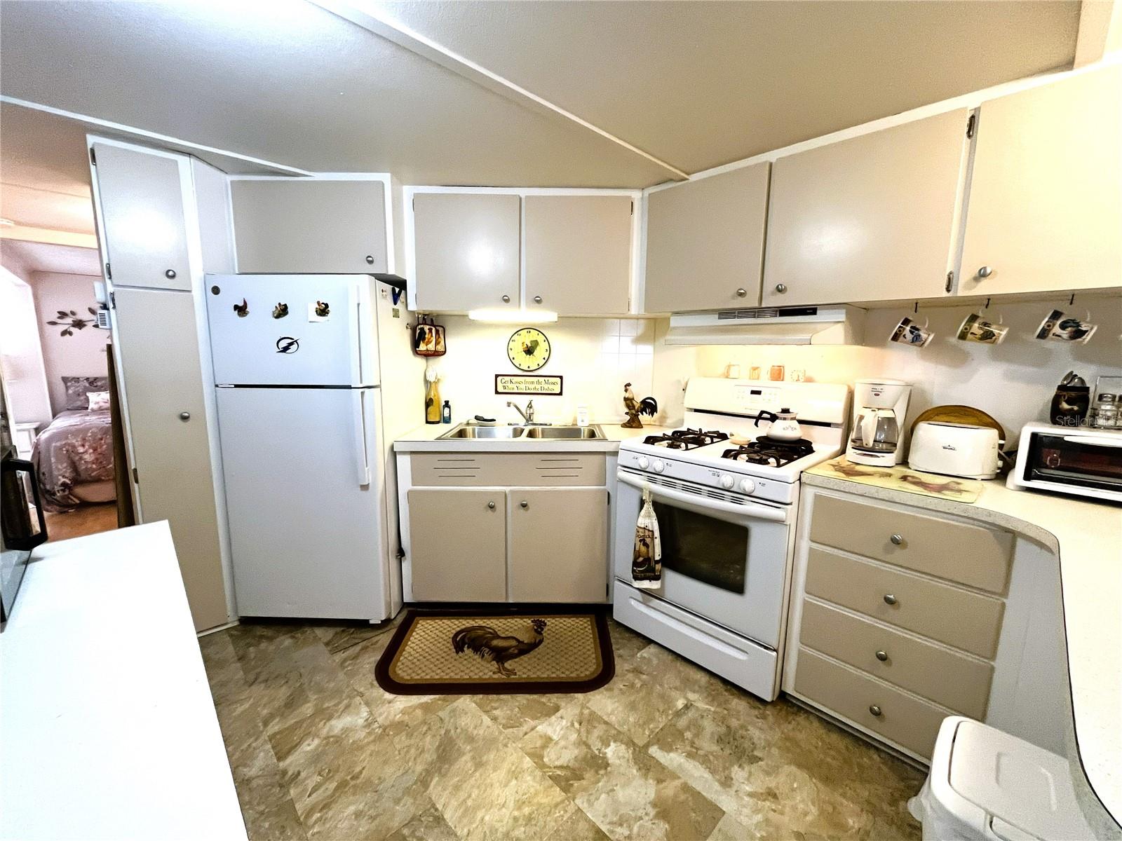 Image 9 of 38 For 1807 Iowa Avenue