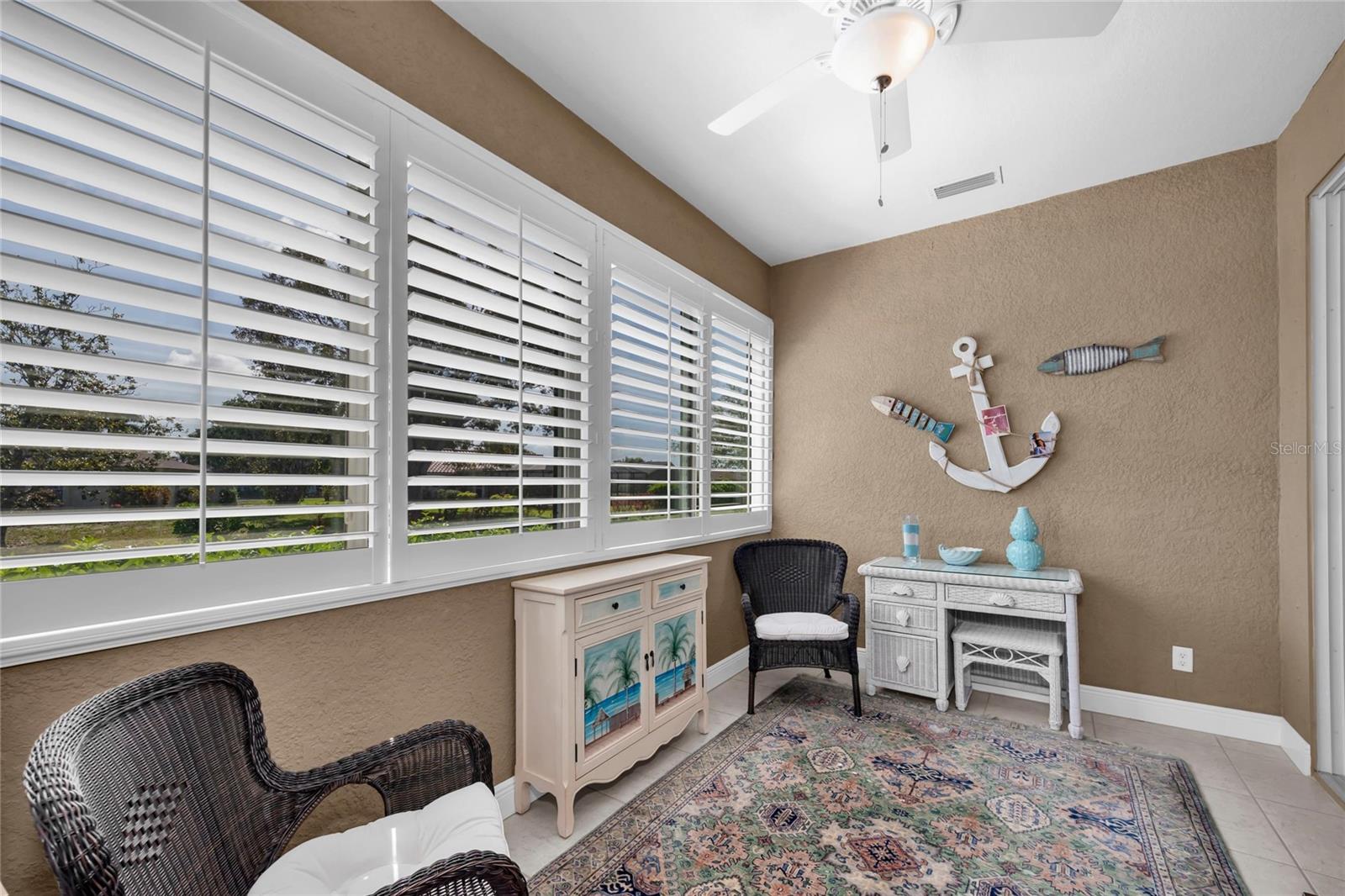 Image 18 of 43 For 1503 Calle Grand Street