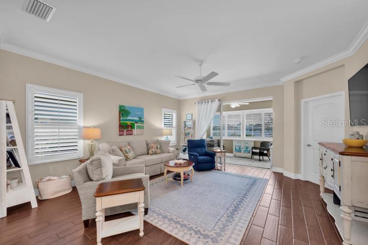 Image 7 of 43 For 1503 Calle Grand Street