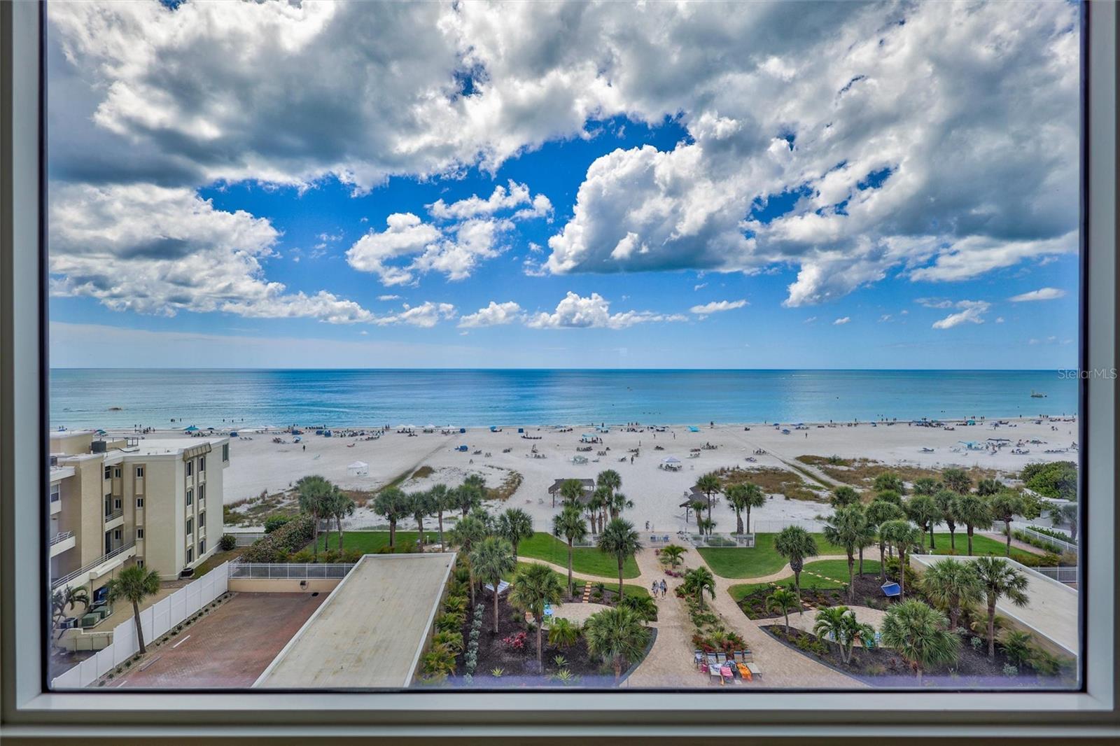 Image 12 of 58 For 6140 Midnight Pass Road 603