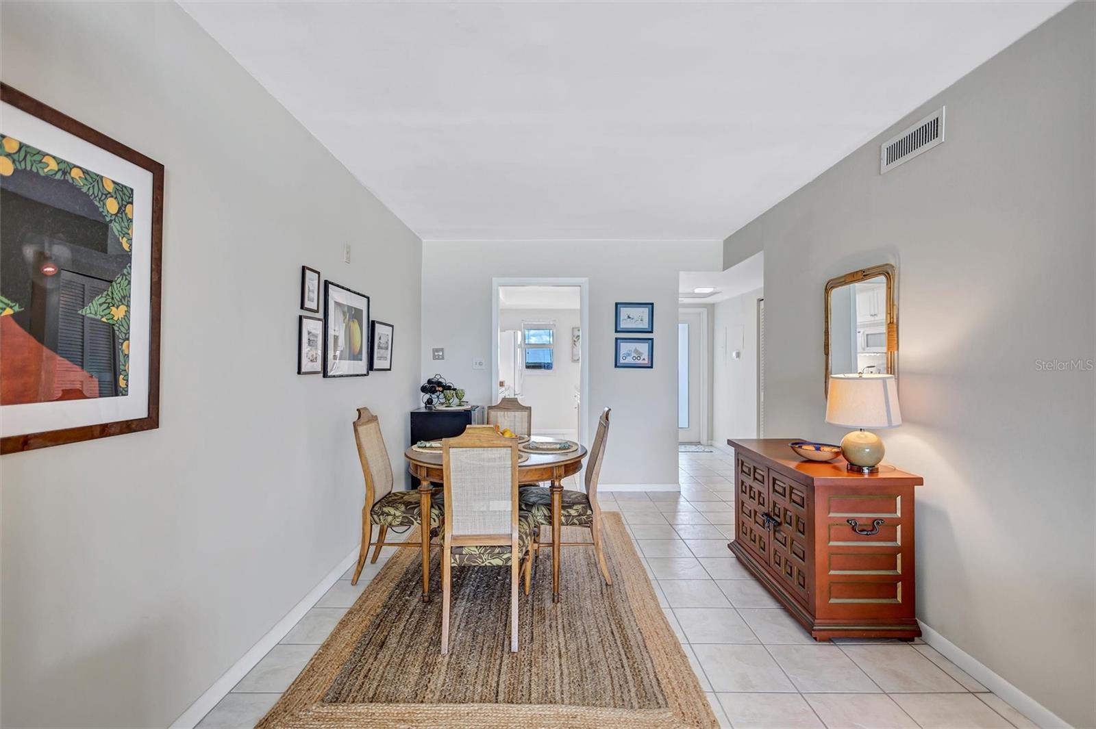 Image 18 of 58 For 6140 Midnight Pass Road 603