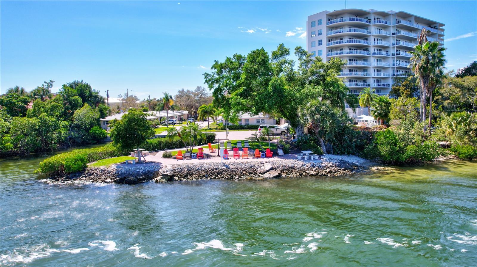 Image 44 of 58 For 6140 Midnight Pass Road 603