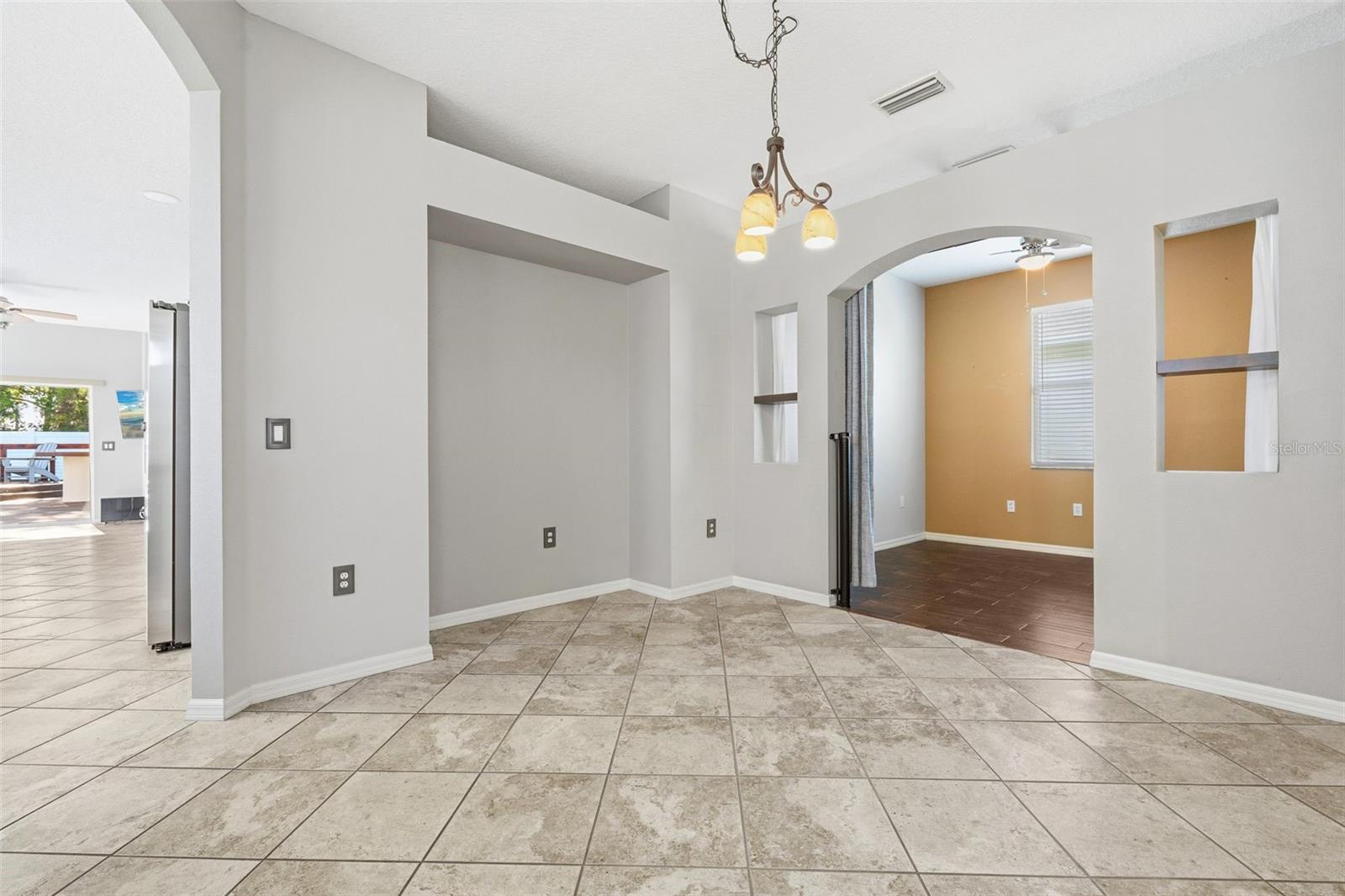 Image 11 of 66 For 14330 Tree Swallow Way