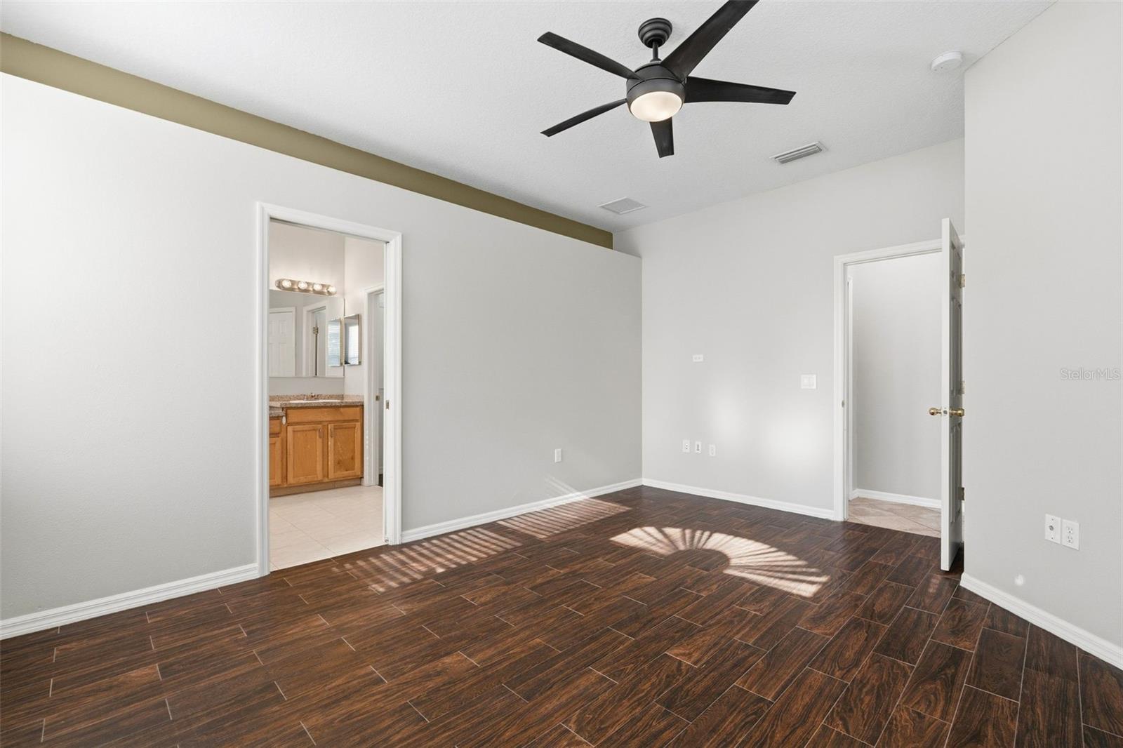 Image 28 of 66 For 14330 Tree Swallow Way