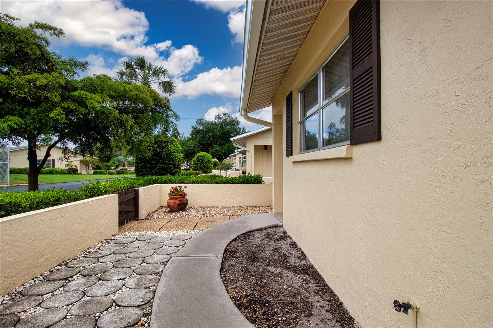 Image 18 of 94 For 390 301 Boulevard W 12d