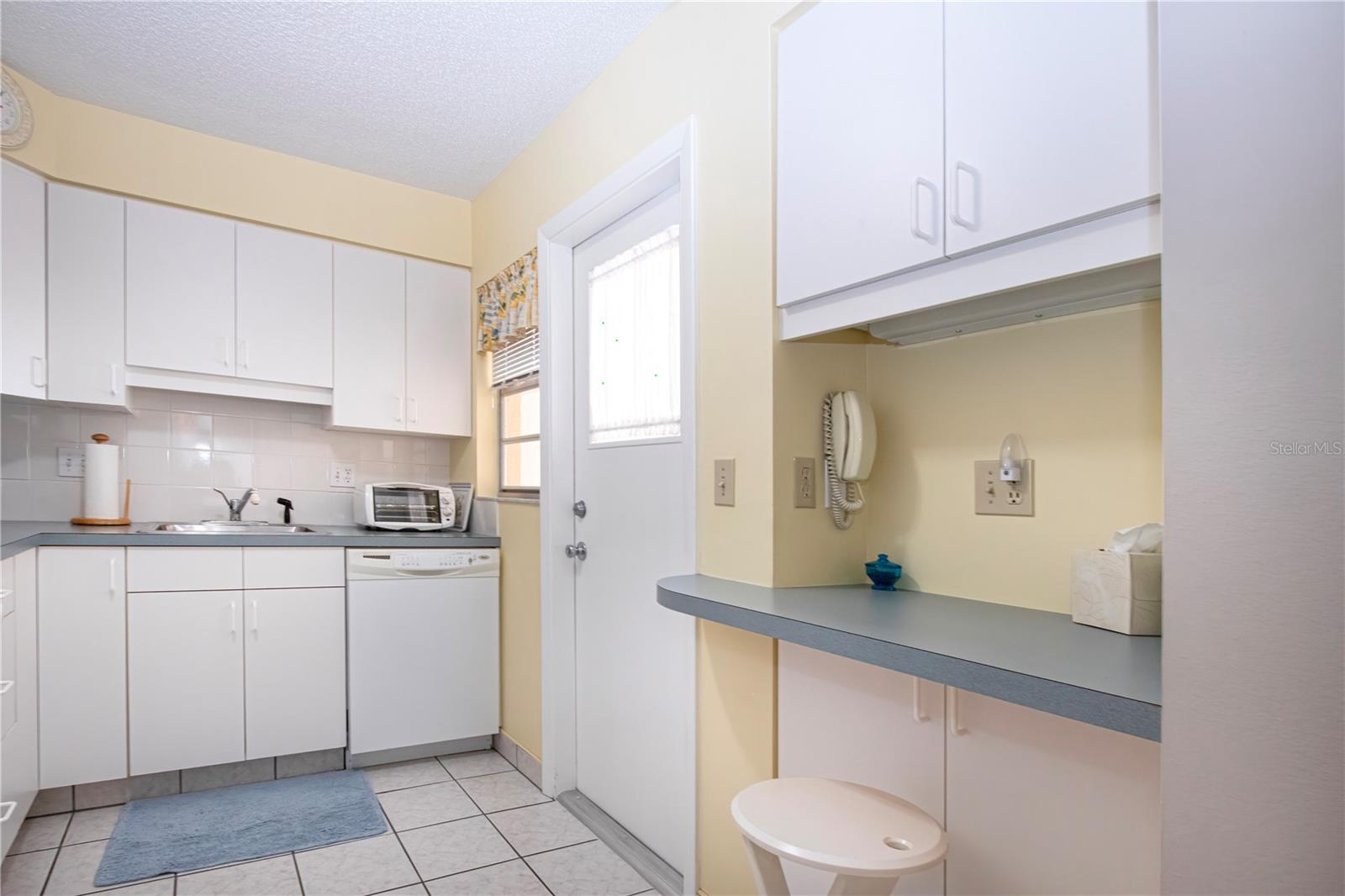 Image 36 of 94 For 390 301 Boulevard W 12d