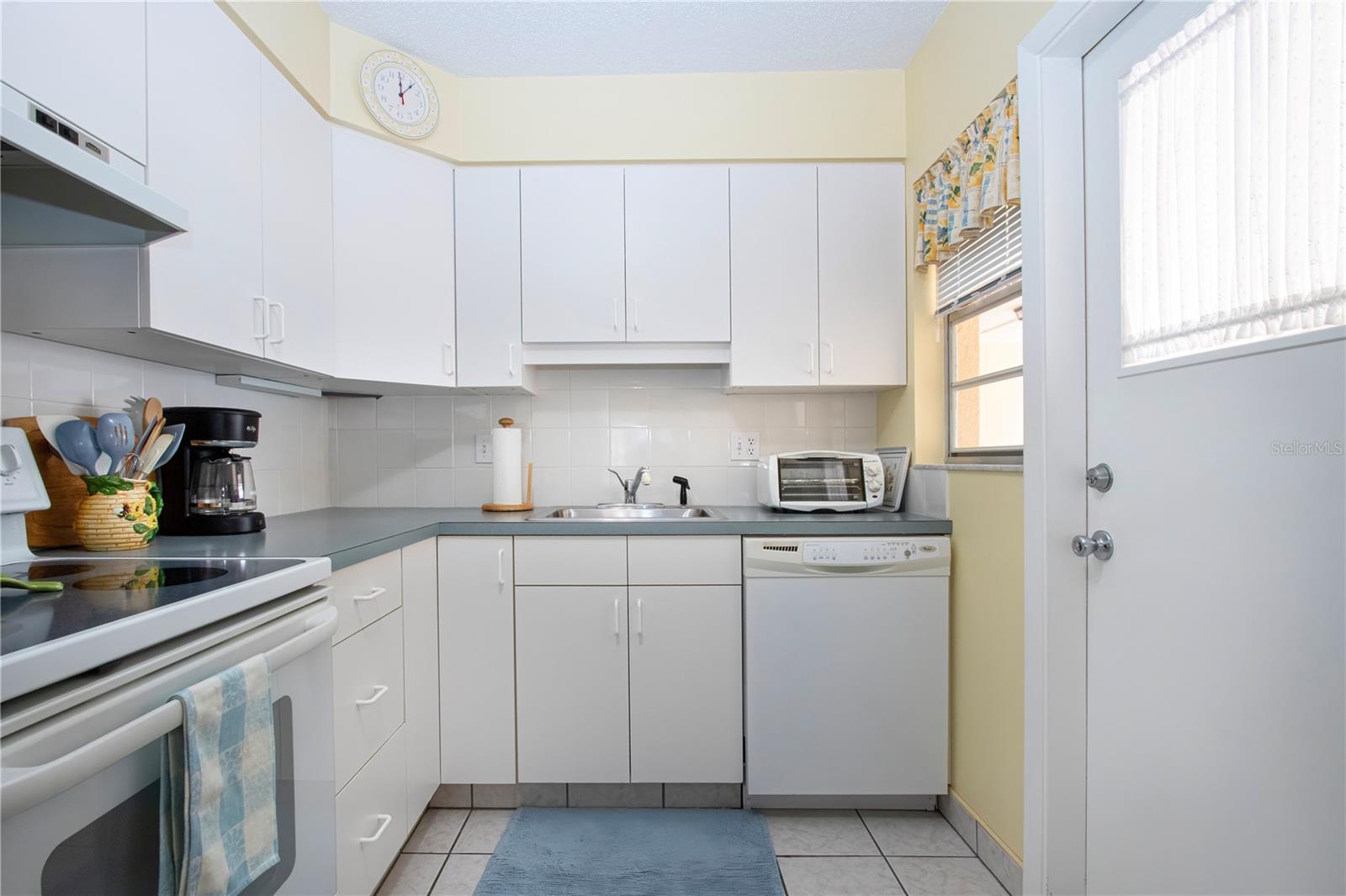 Image 38 of 94 For 390 301 Boulevard W 12d