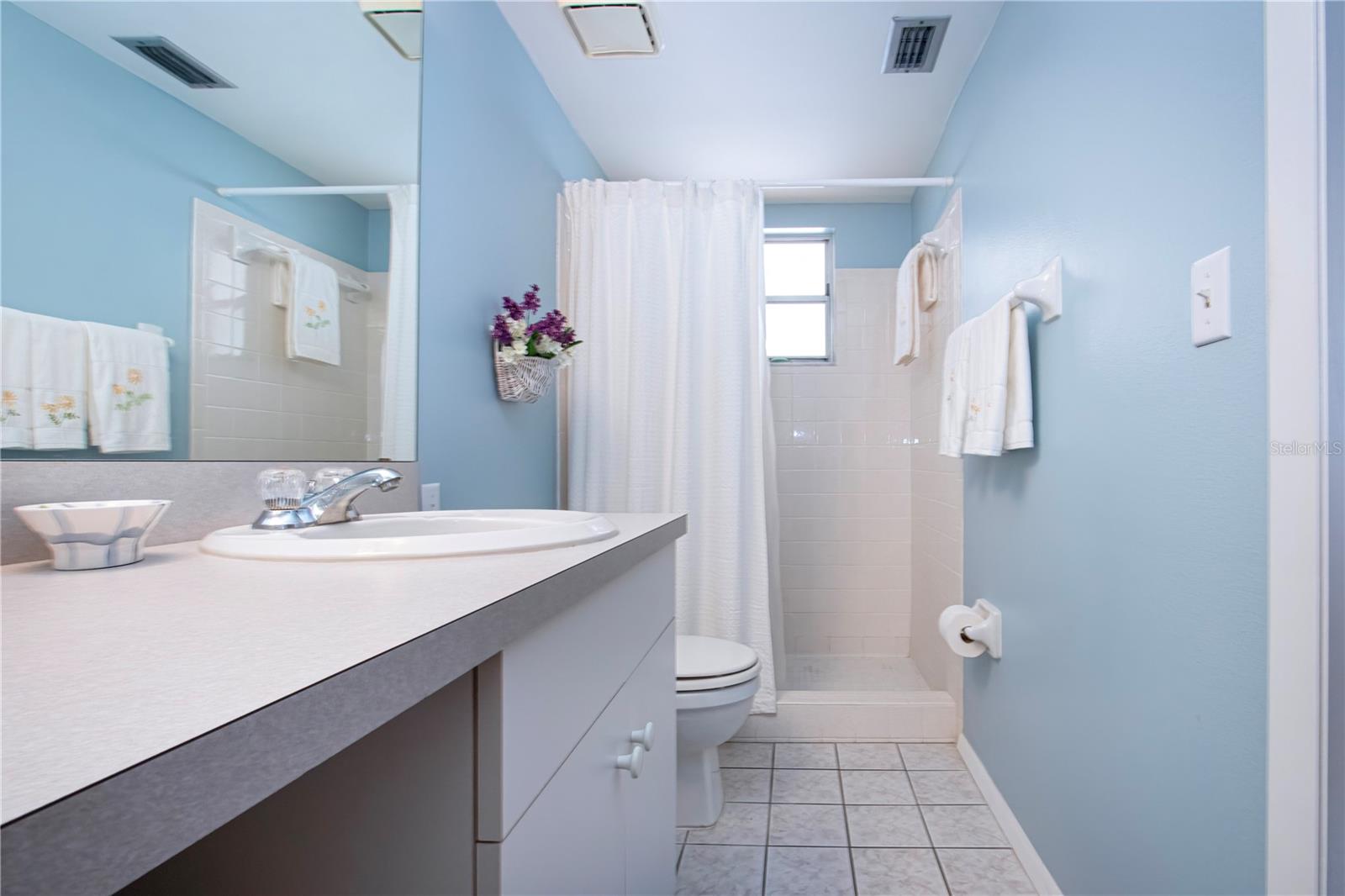 Image 49 of 94 For 390 301 Boulevard W 12d