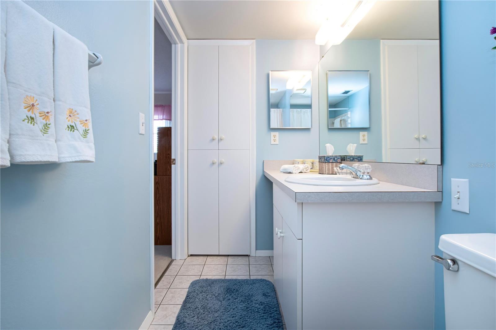 Image 52 of 94 For 390 301 Boulevard W 12d