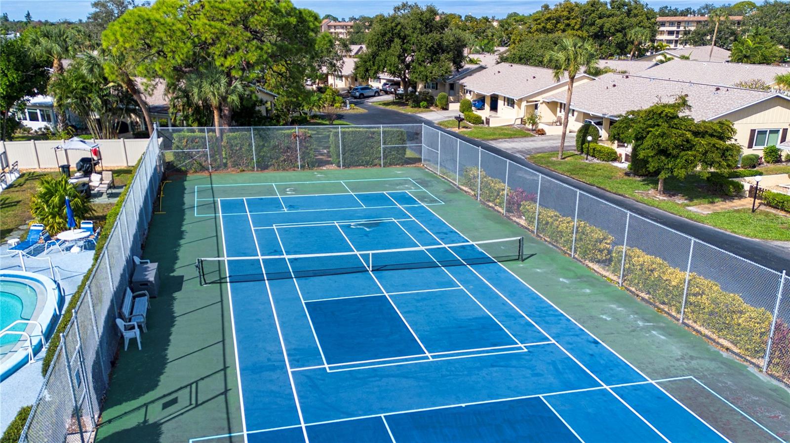 Image 83 of 94 For 390 301 Boulevard W 12d