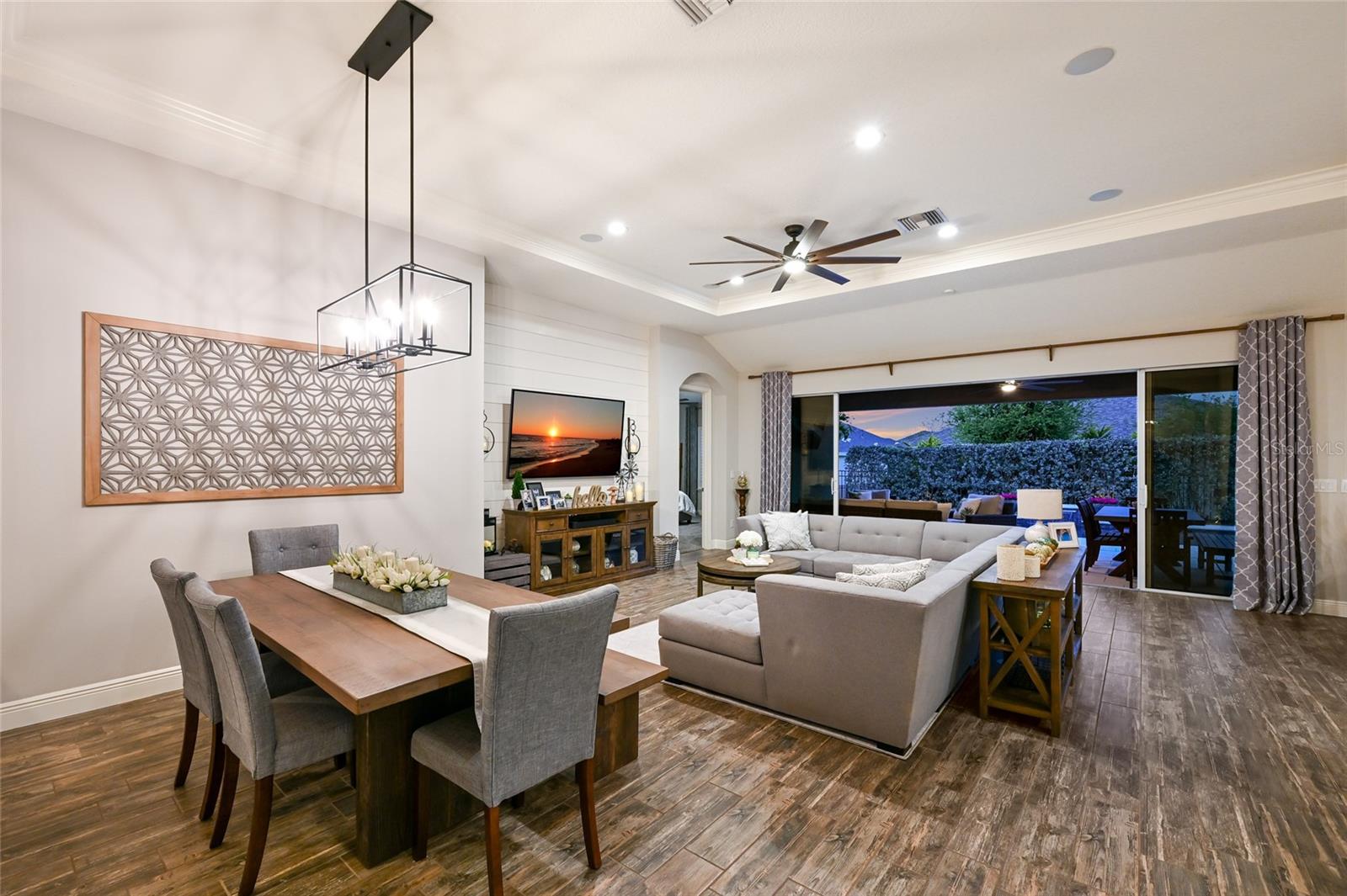 Image 10 of 74 For 6117 Shadowlake Drive