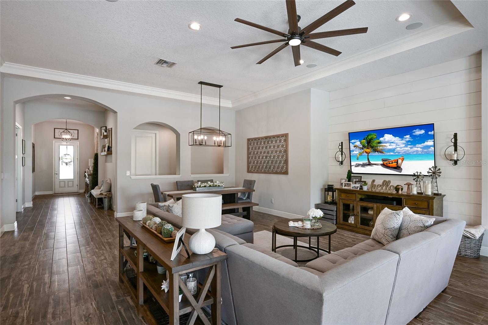 Image 11 of 74 For 6117 Shadowlake Drive