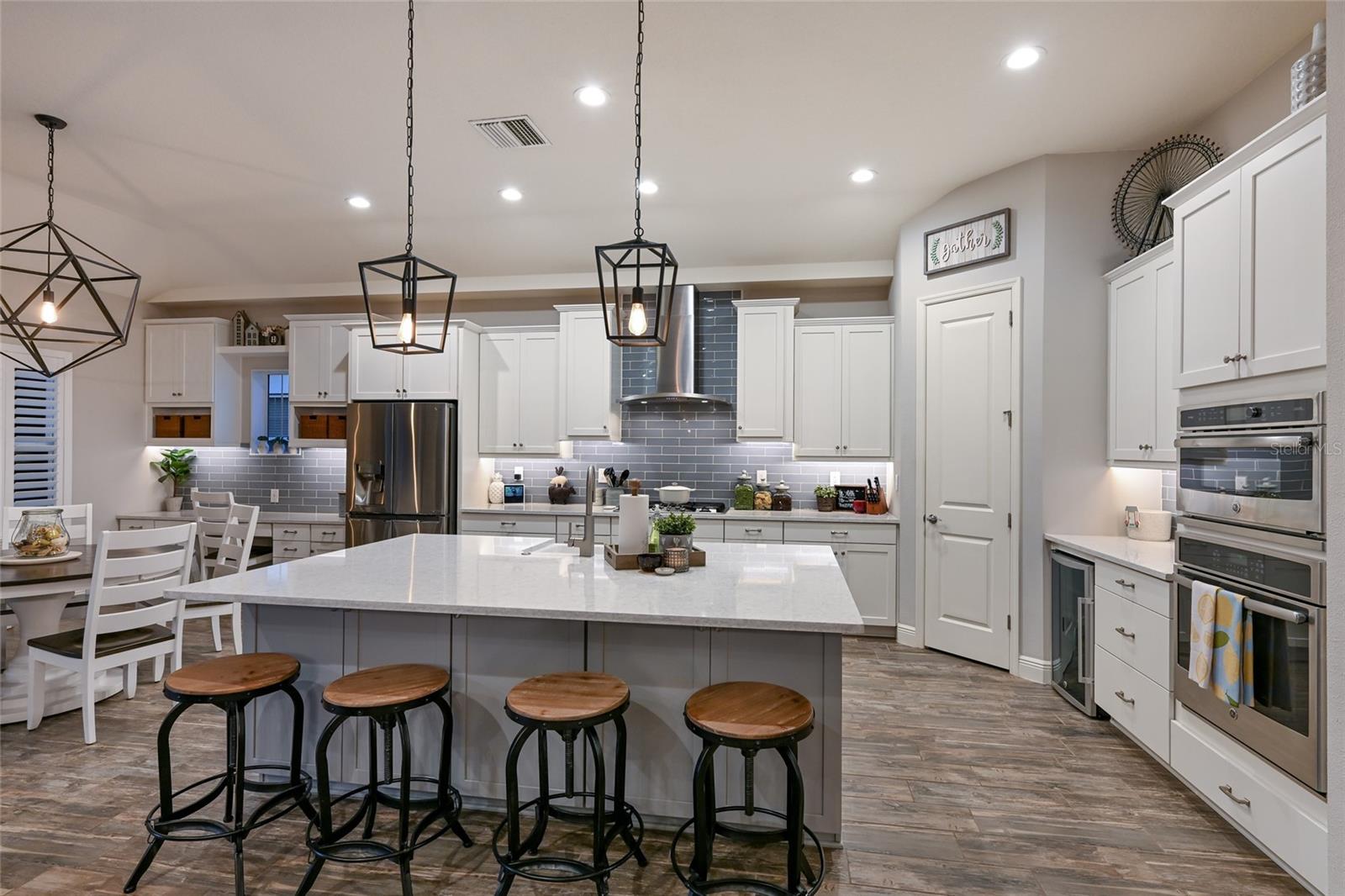 Image 17 of 74 For 6117 Shadowlake Drive