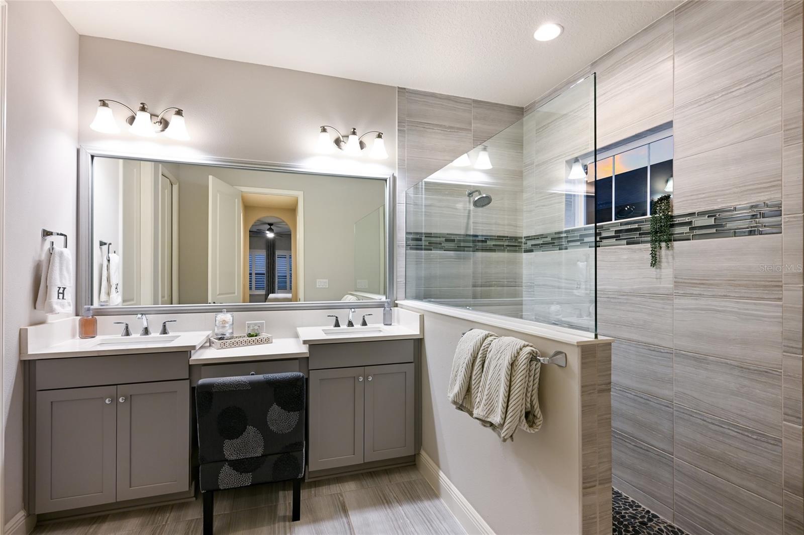 Image 31 of 74 For 6117 Shadowlake Drive