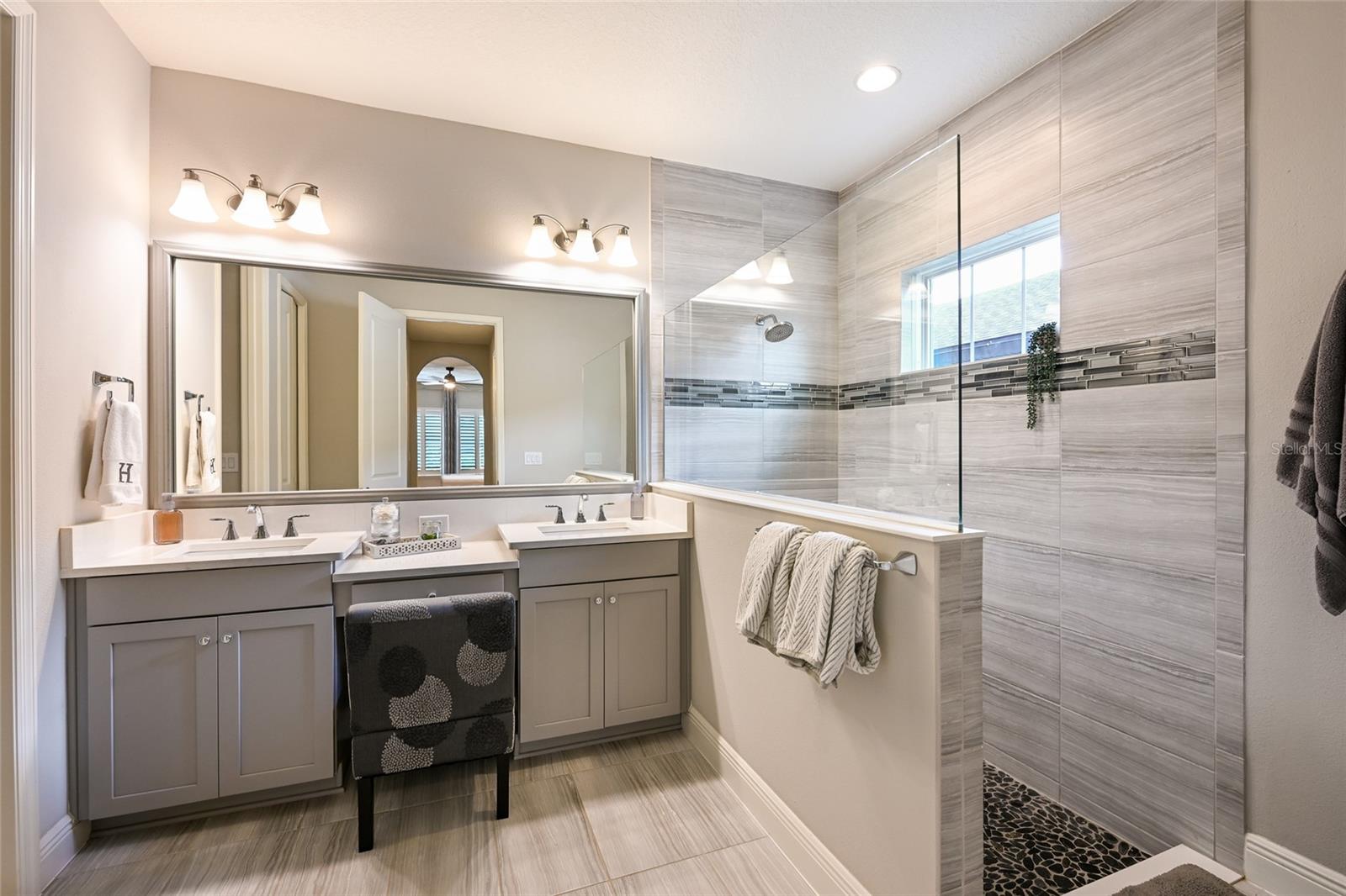 Image 32 of 74 For 6117 Shadowlake Drive