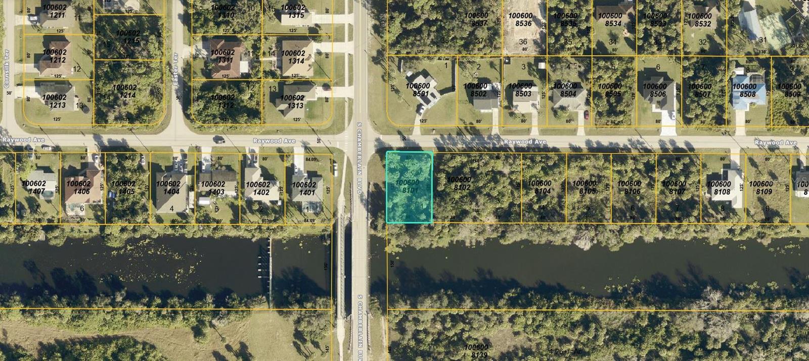 Listing photo id 9 for Raywood Avenue