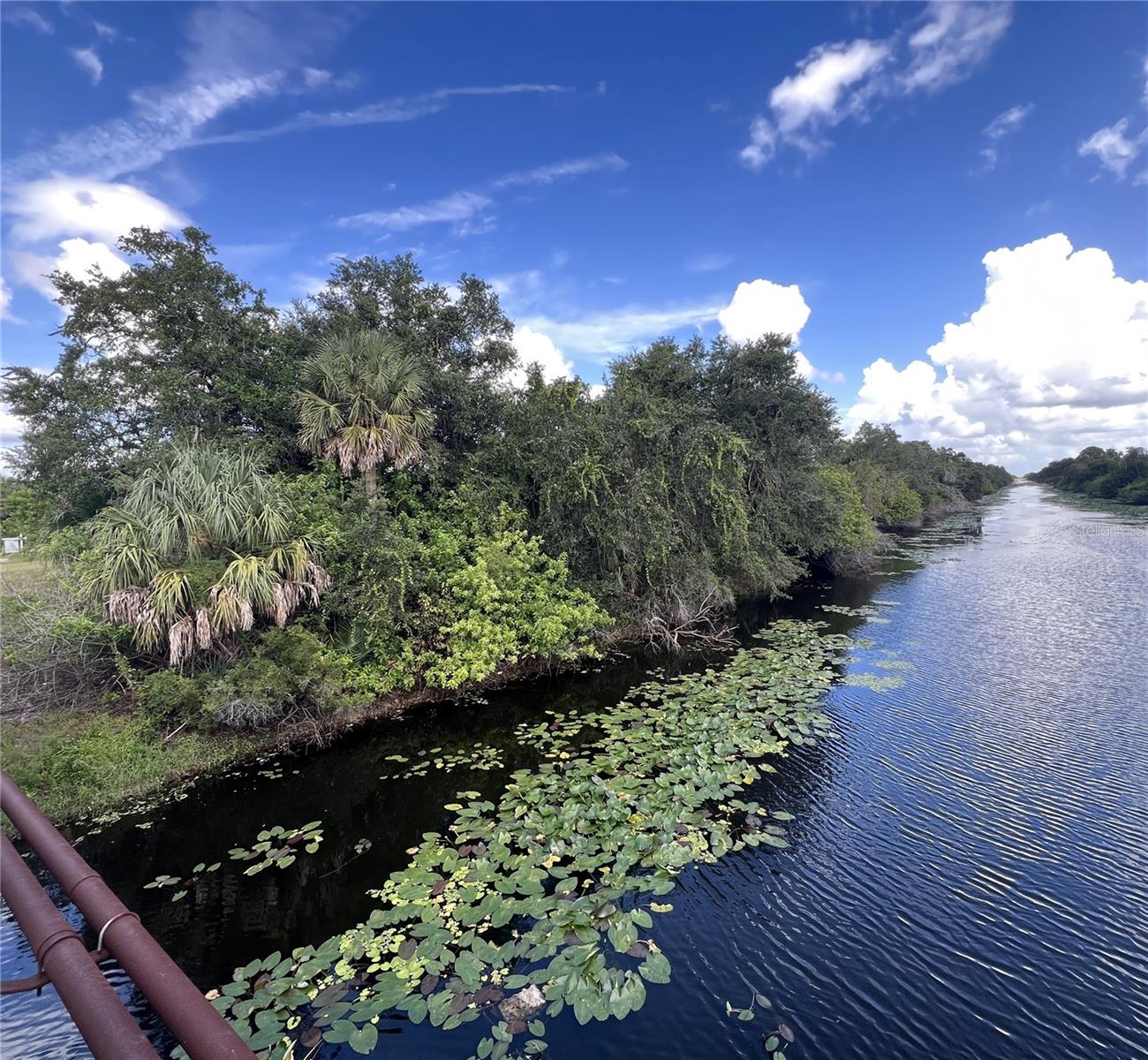 Listing photo id 6 for Raywood Avenue