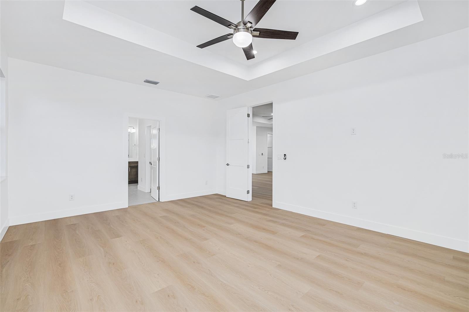 Image 14 of 41 For 41 Mark Twain Lane