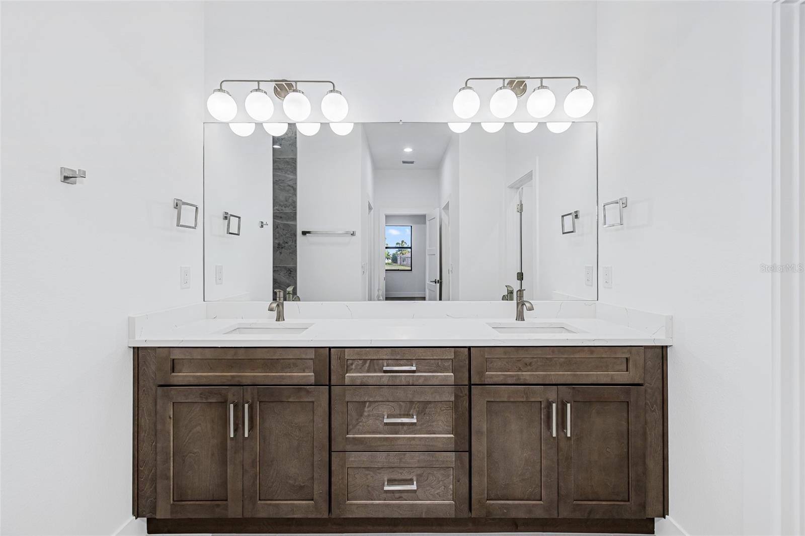 Image 16 of 41 For 41 Mark Twain Lane