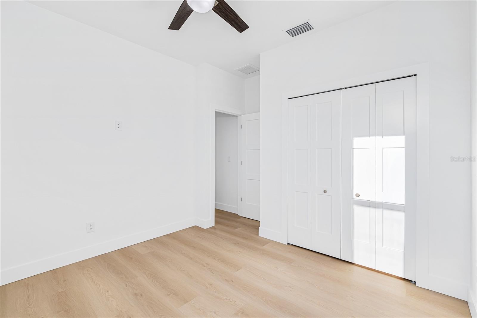 Image 24 of 41 For 41 Mark Twain Lane