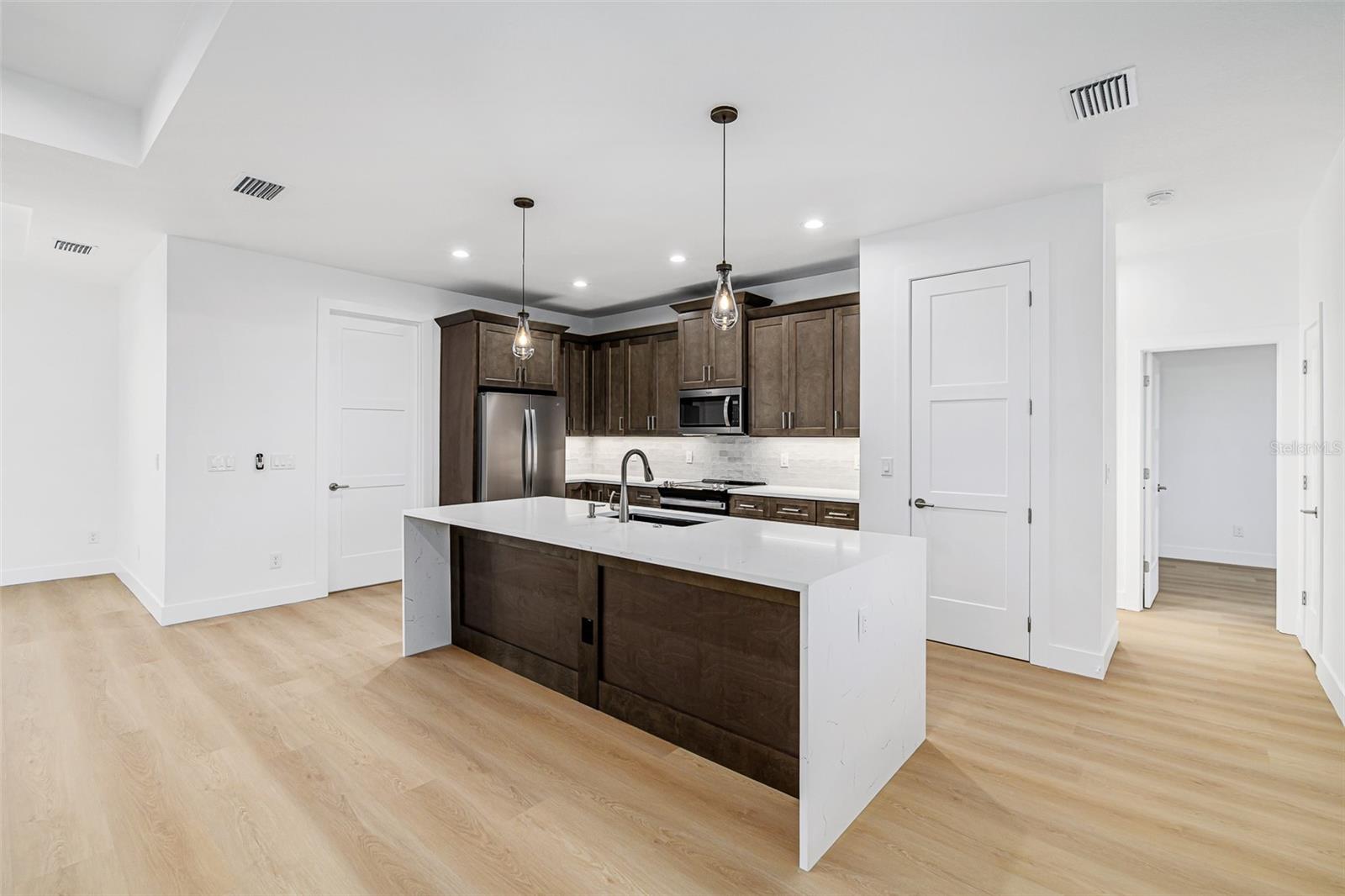 Image 26 of 41 For 41 Mark Twain Lane