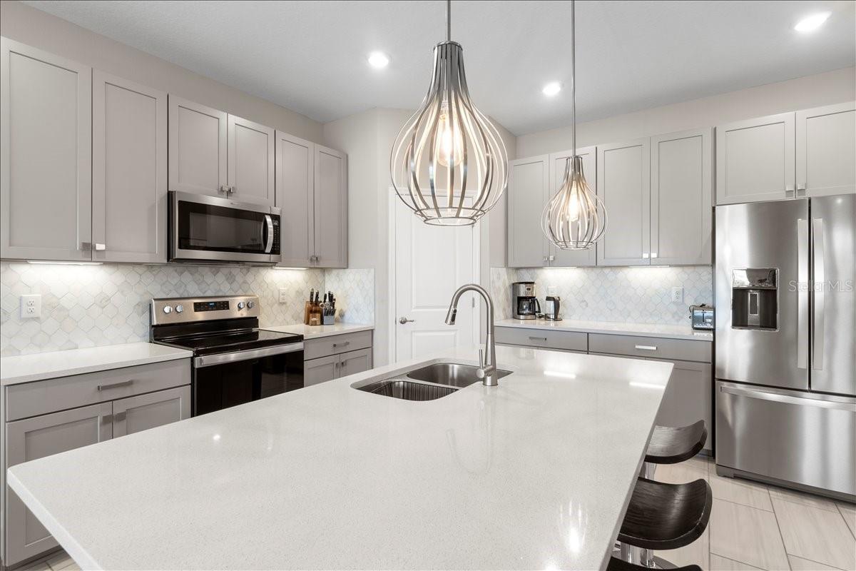 Image 21 of 36 For 188 Daylily Boulevard