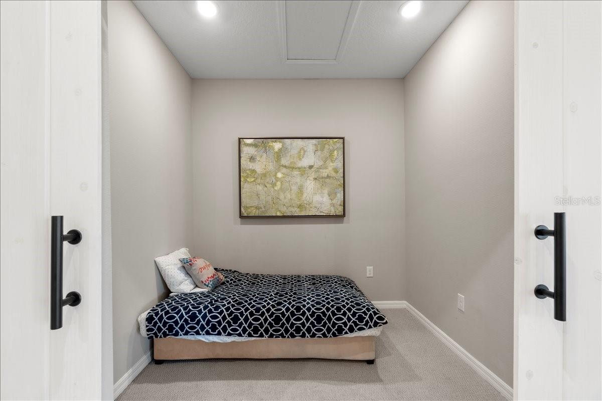 Image 9 of 36 For 188 Daylily Boulevard