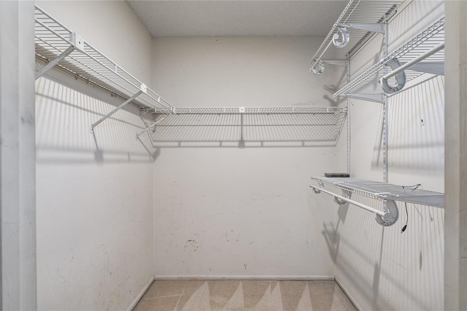 Image 10 of 22 For 5012 Woodlawn Circle W