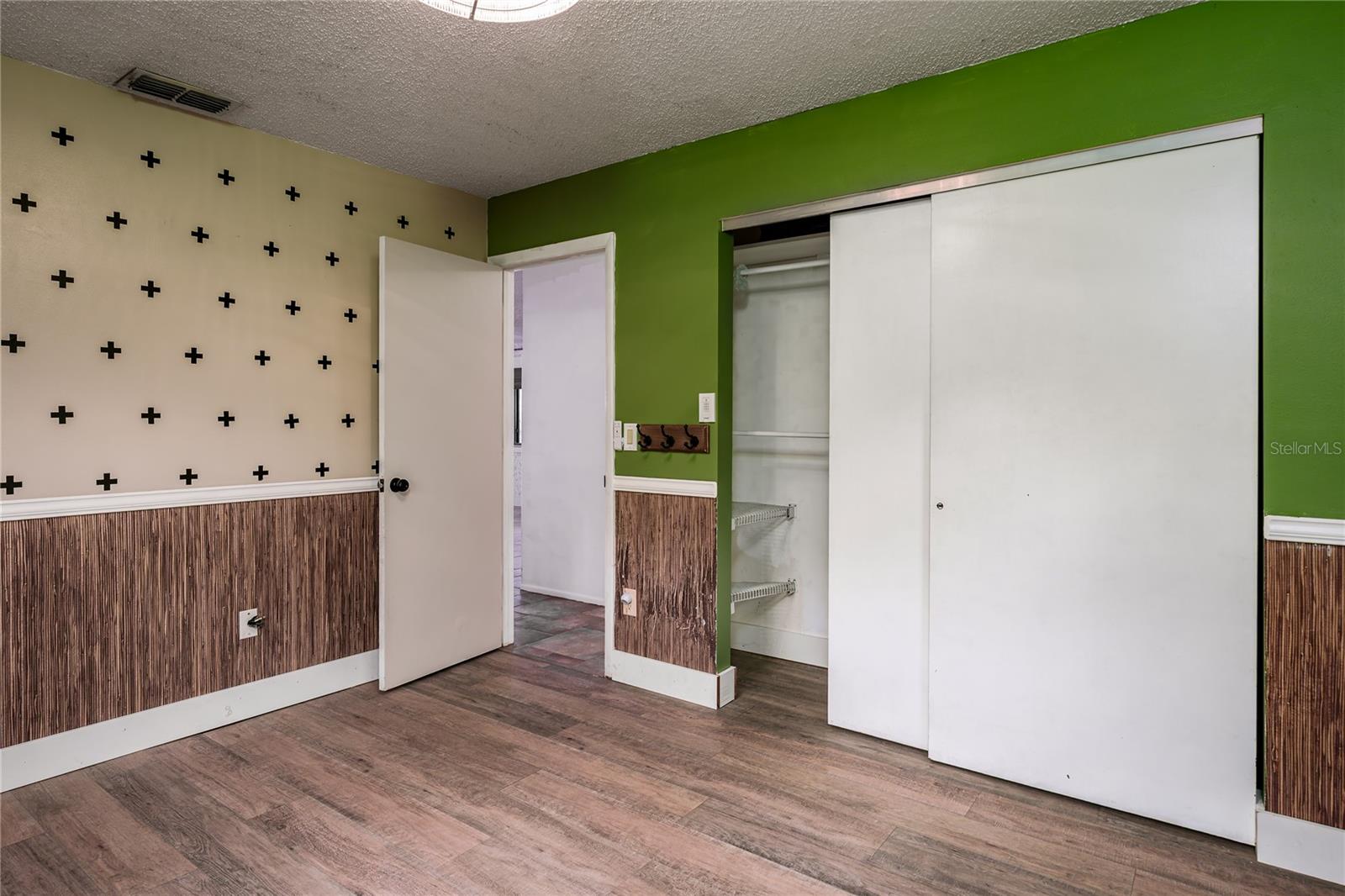 Image 14 of 22 For 5012 Woodlawn Circle W