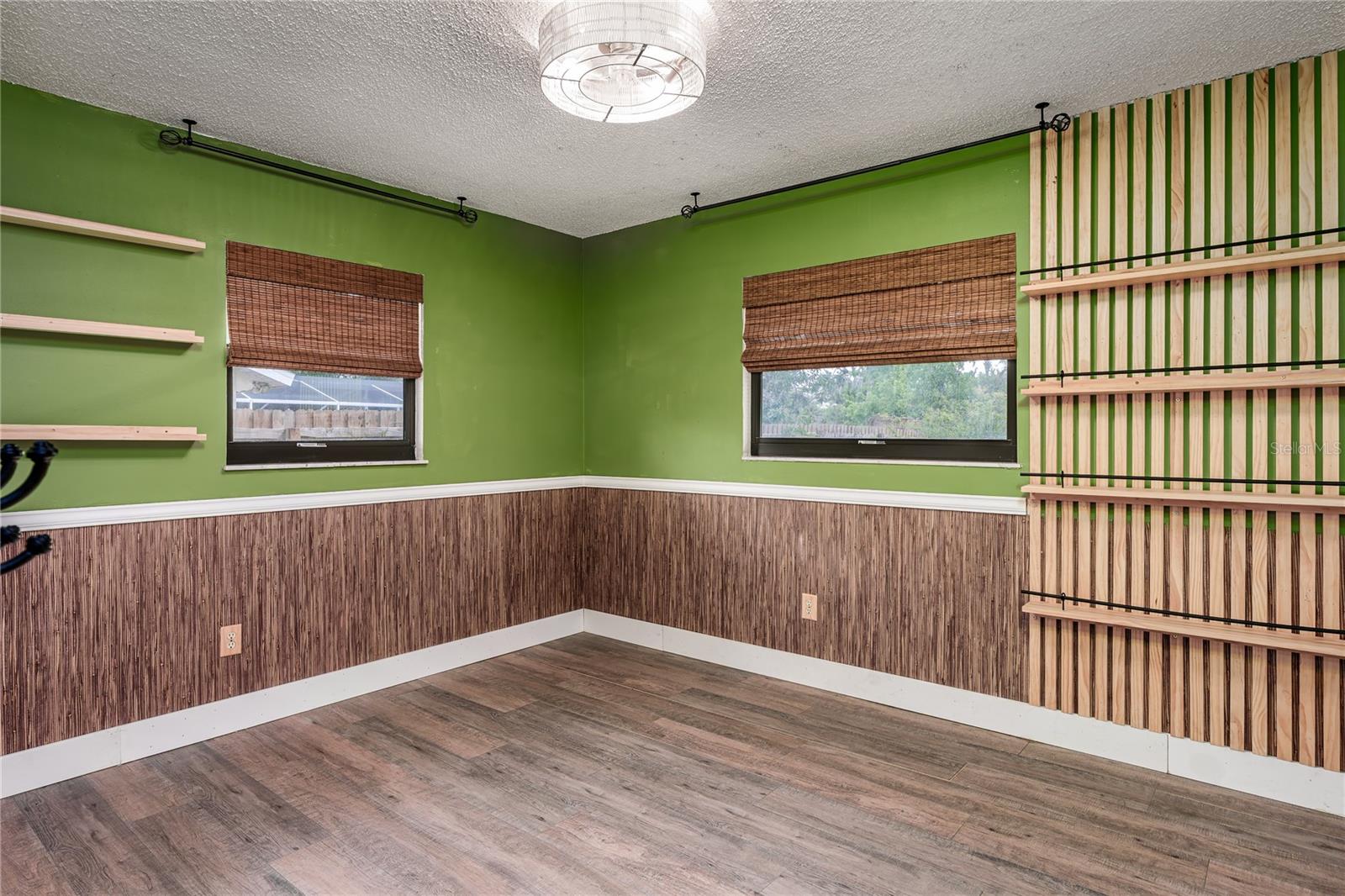 Image 15 of 22 For 5012 Woodlawn Circle W