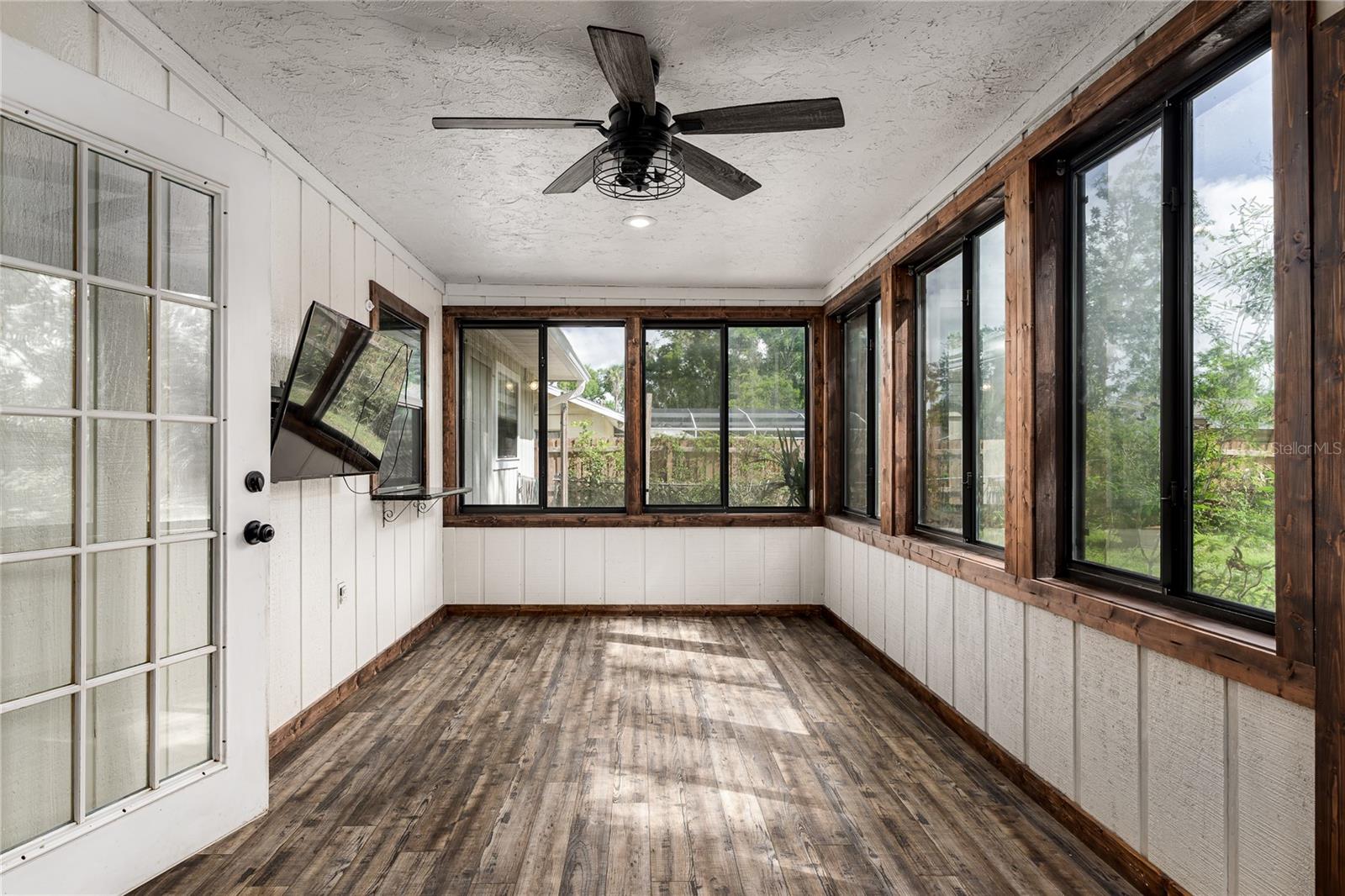 Image 16 of 22 For 5012 Woodlawn Circle W