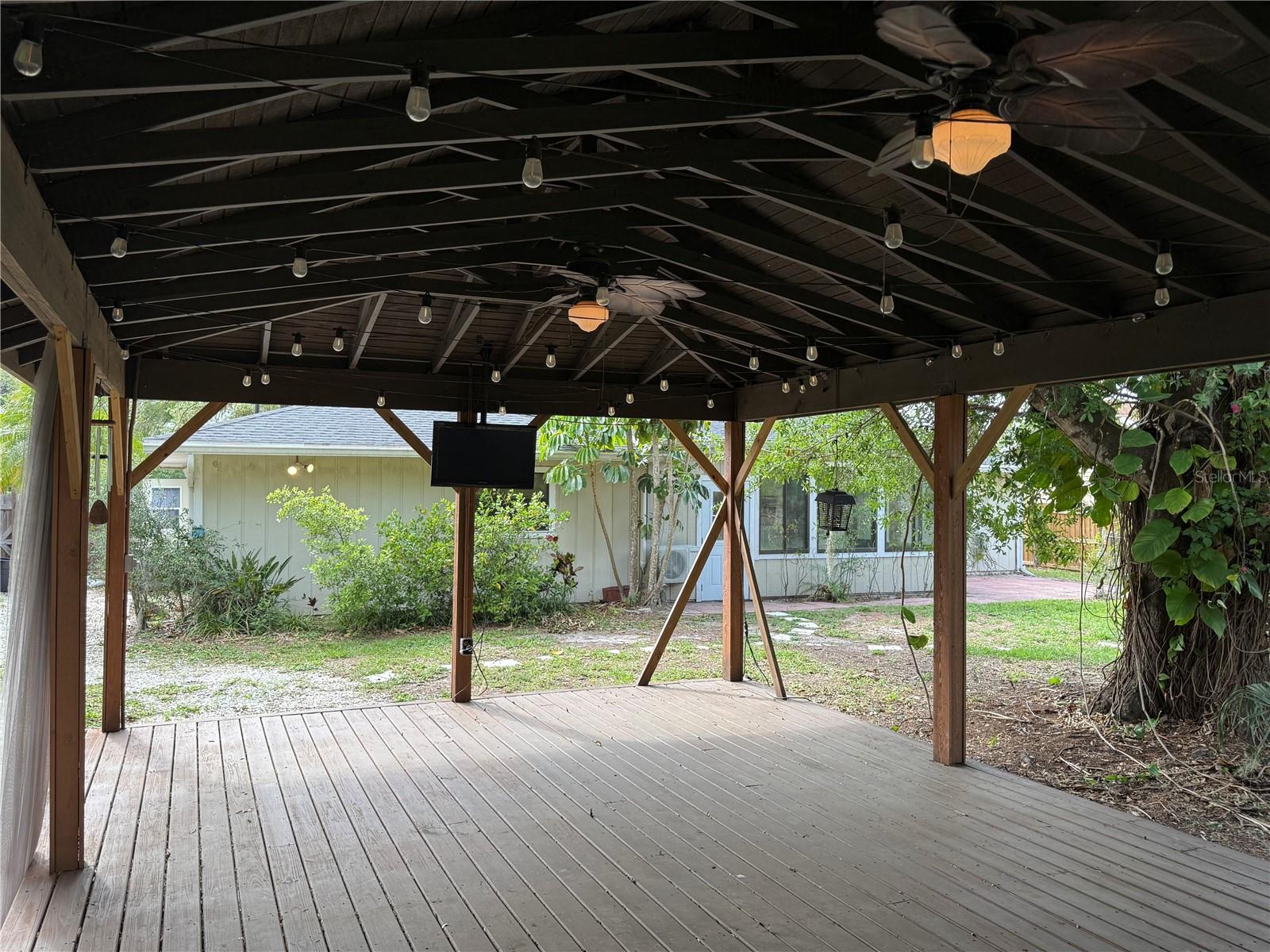 Image 20 of 22 For 5012 Woodlawn Circle W