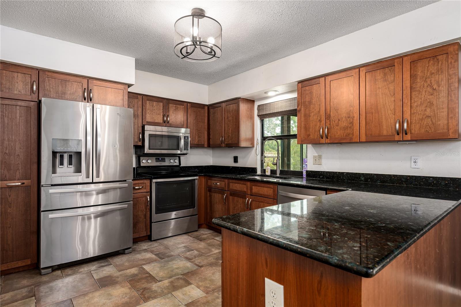 Image 3 of 22 For 5012 Woodlawn Circle W