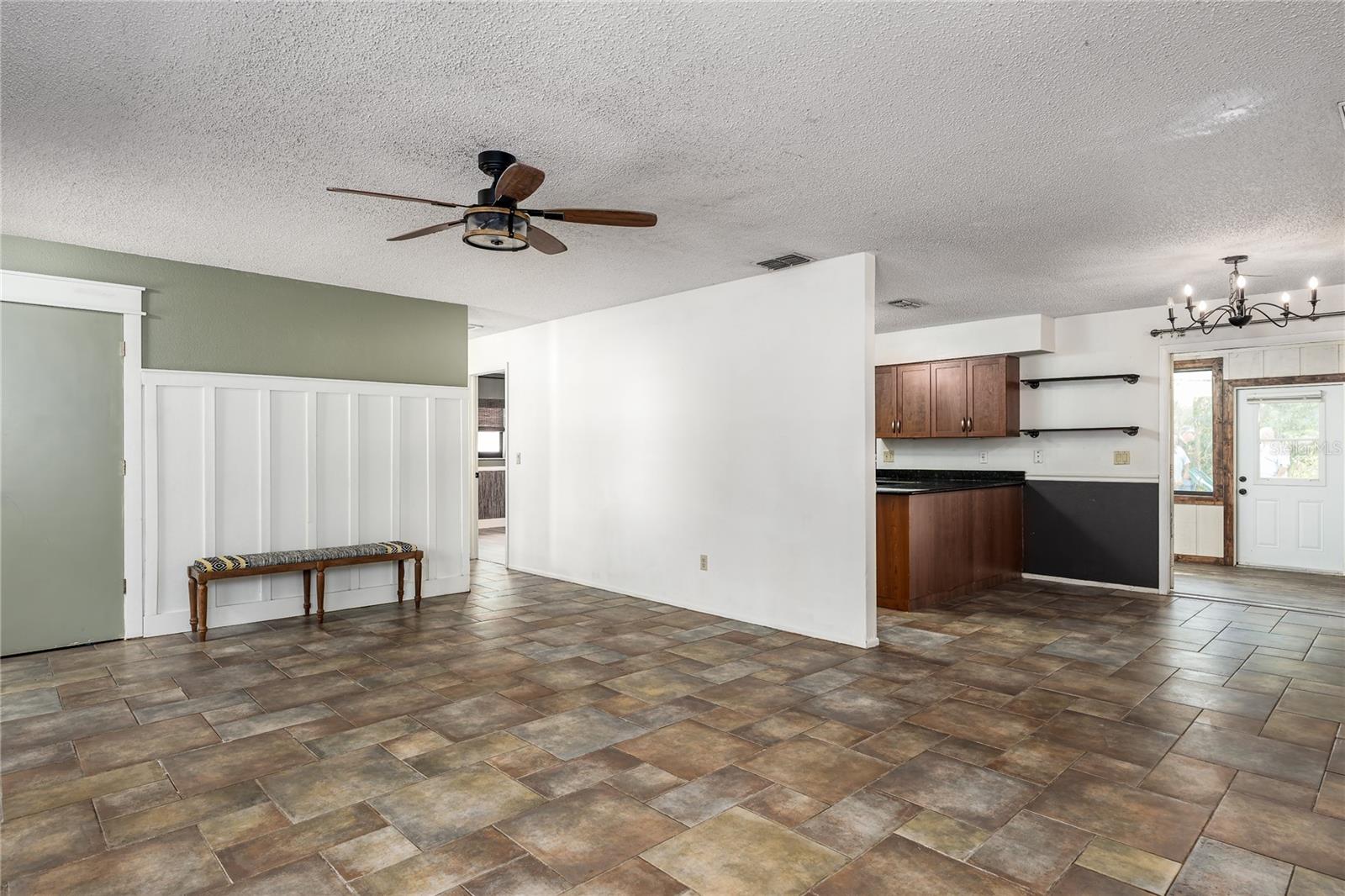 Image 6 of 22 For 5012 Woodlawn Circle W