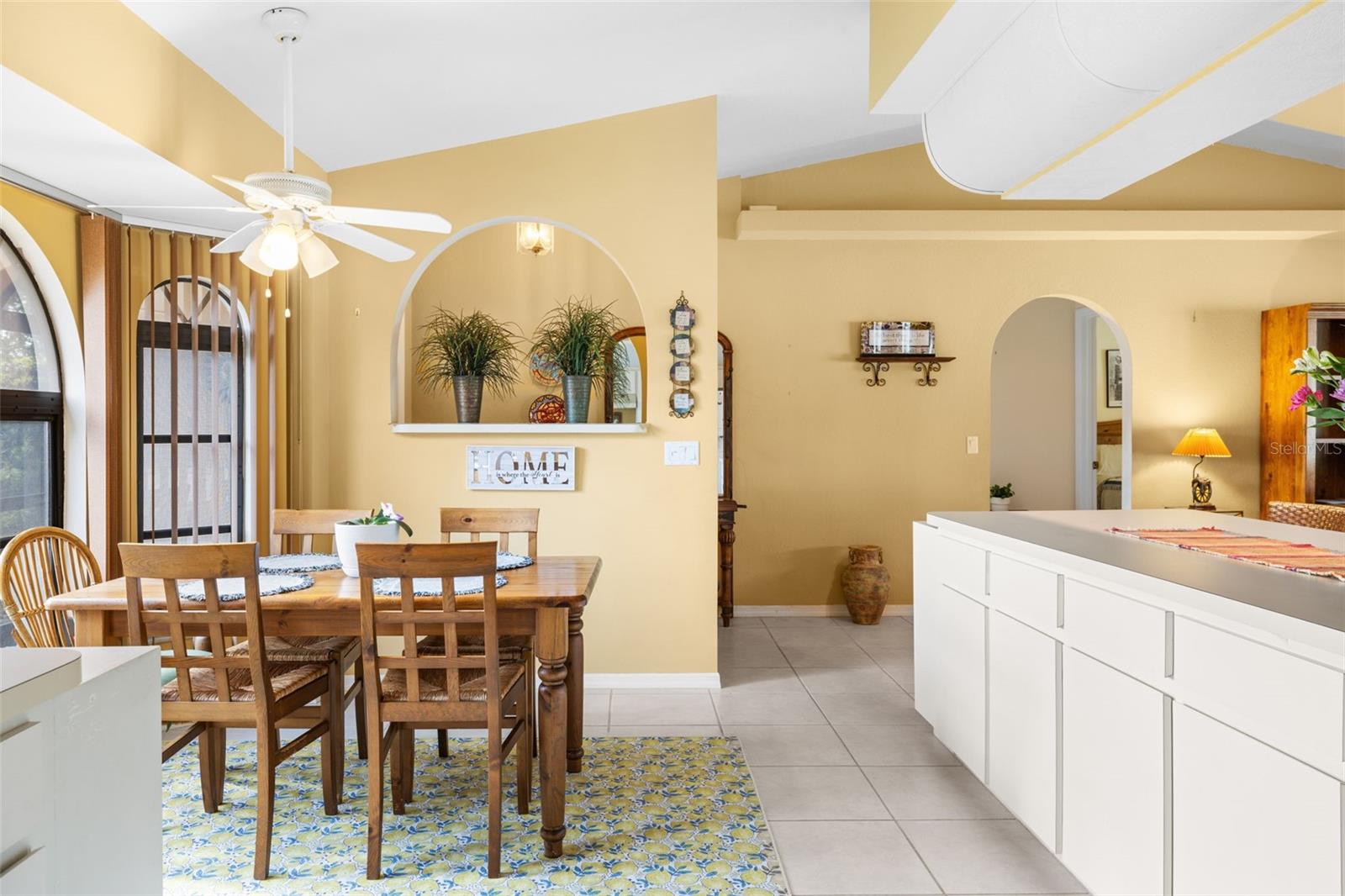 Listing photo id 11 for 4607 Atwater Drive