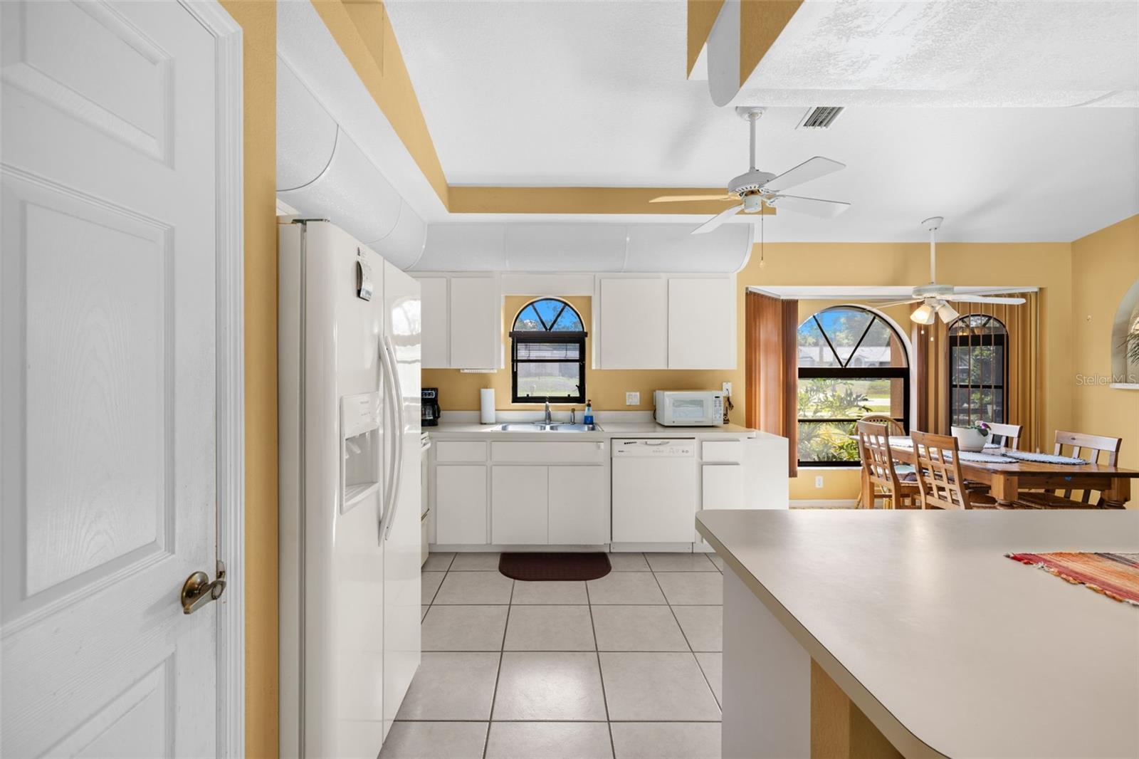 Listing photo id 12 for 4607 Atwater Drive