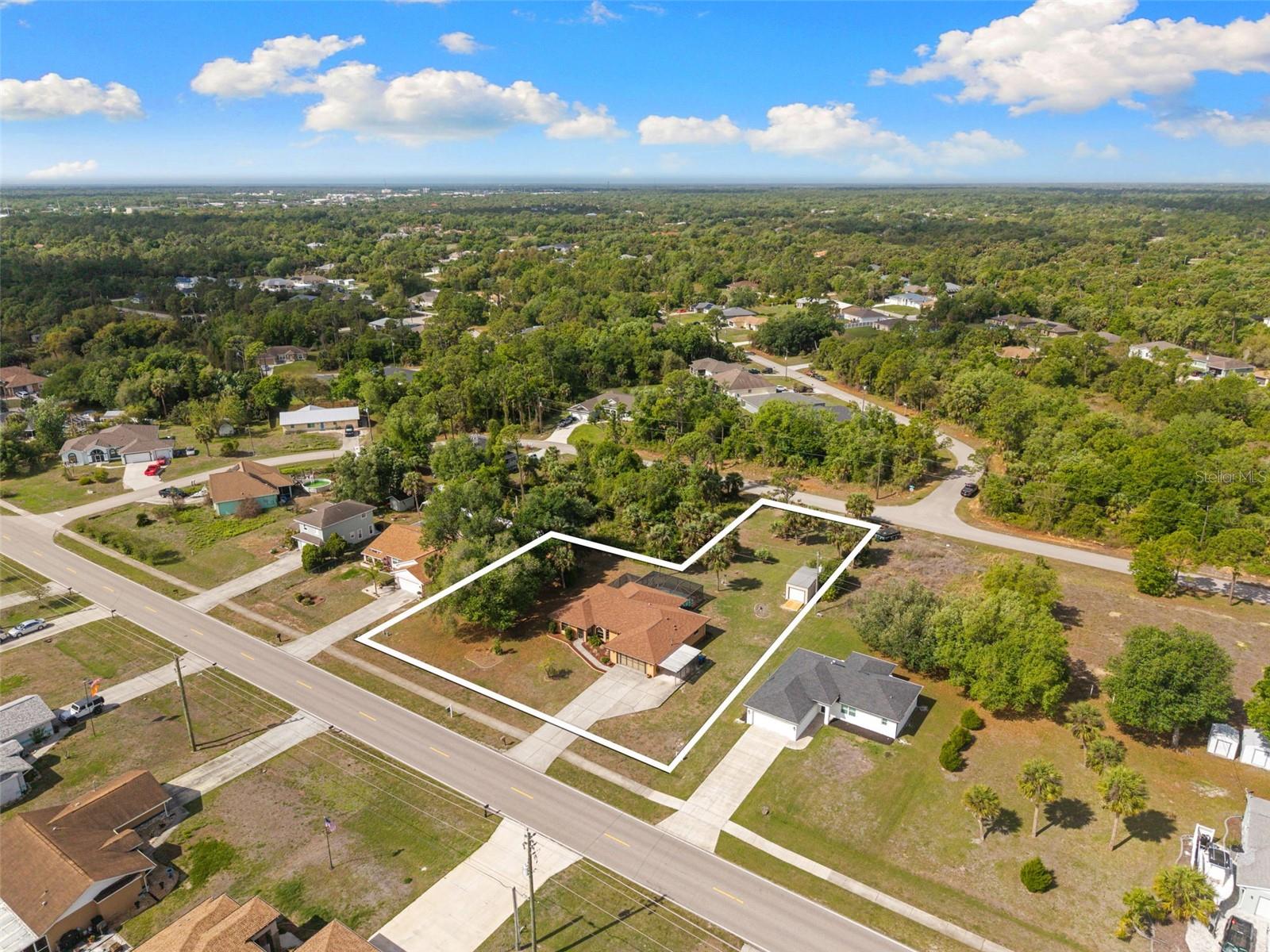 Listing photo id 0 for 4607 Atwater Drive