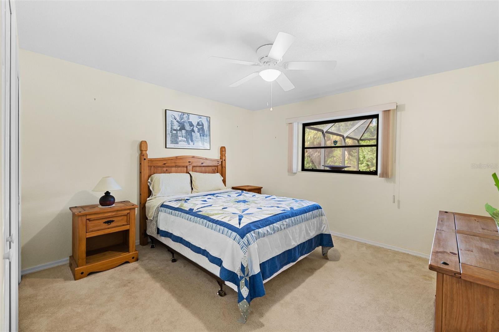 Listing photo id 18 for 4607 Atwater Drive