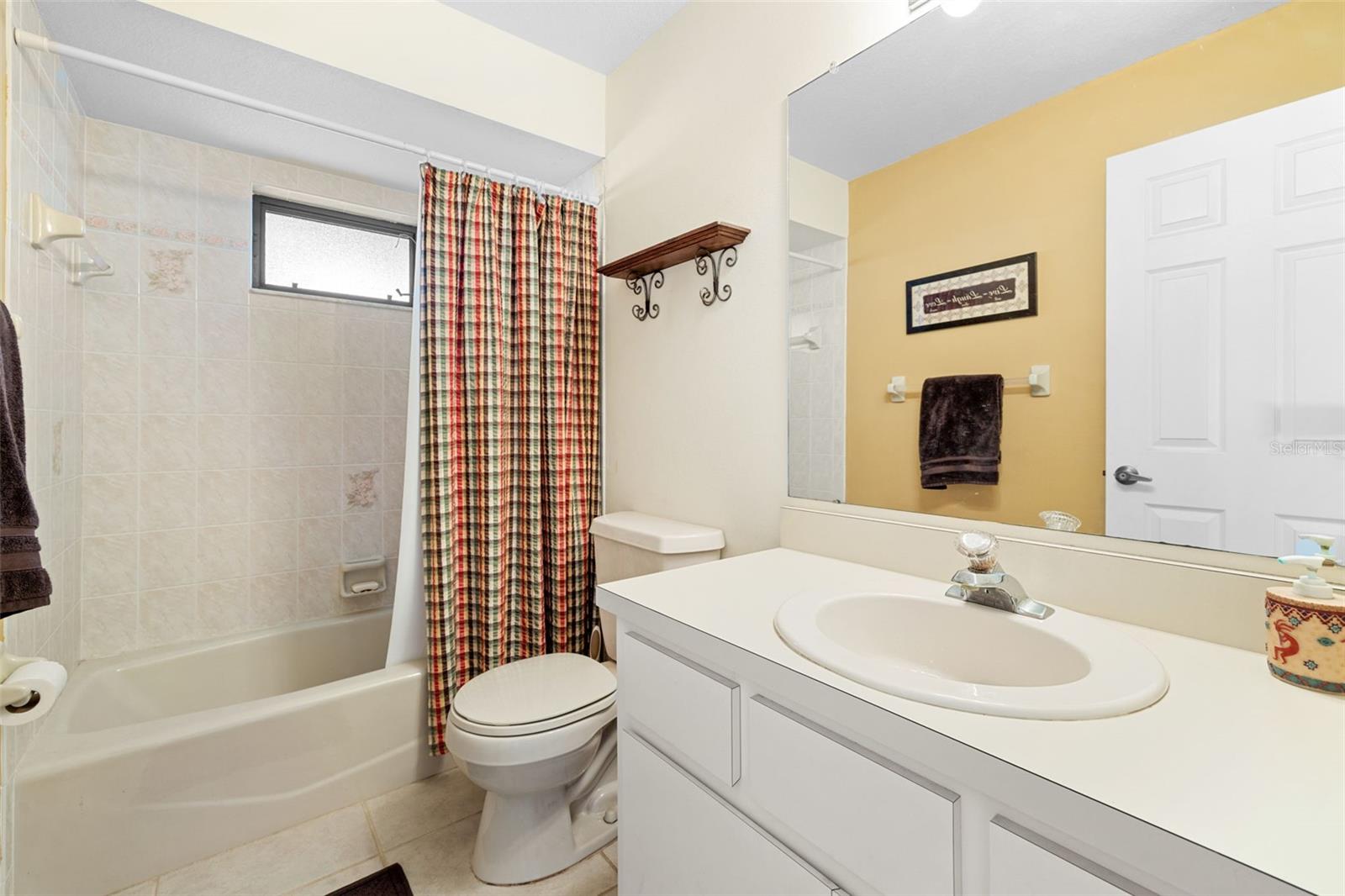 Listing photo id 19 for 4607 Atwater Drive