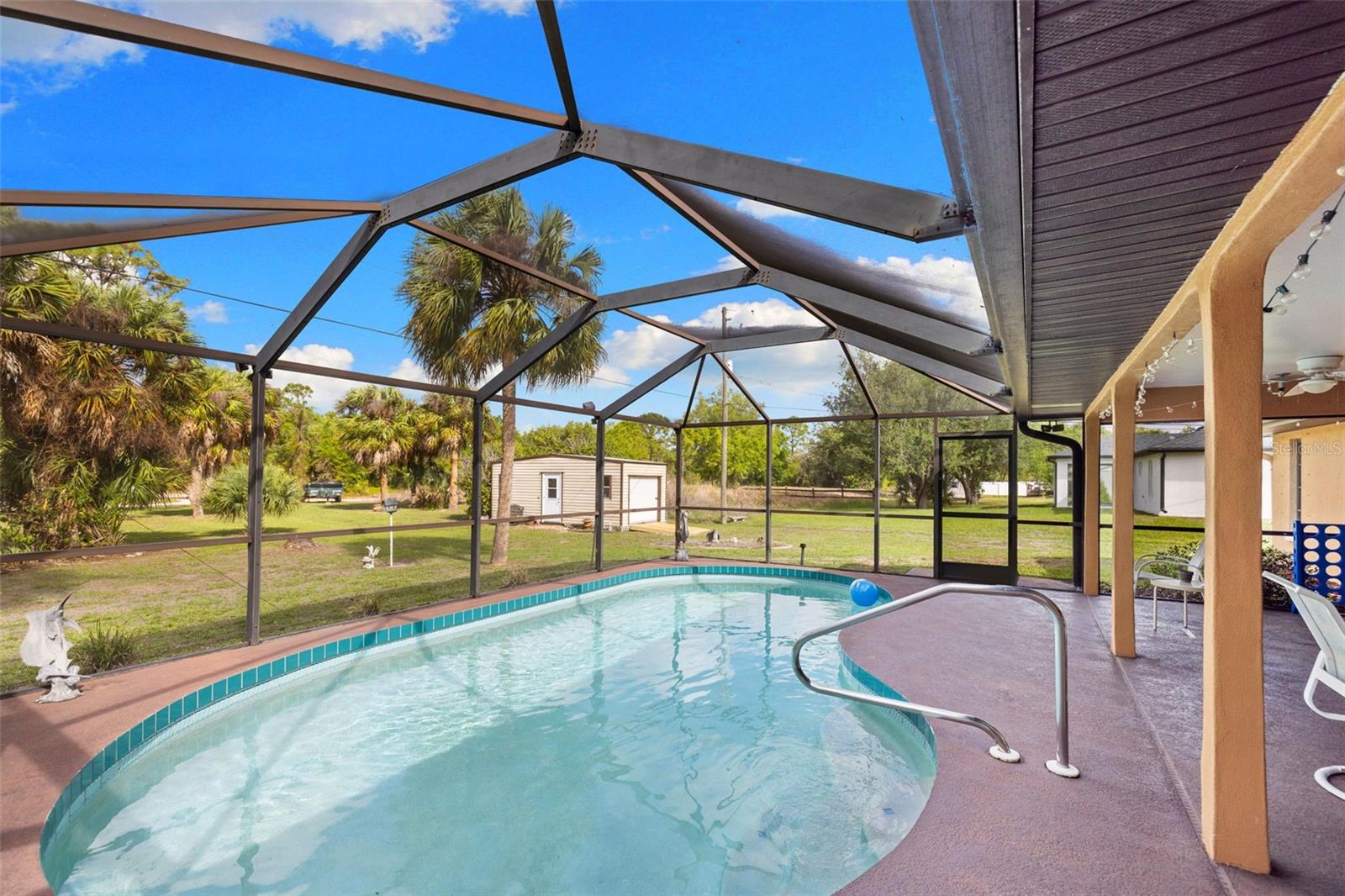 Listing photo id 27 for 4607 Atwater Drive