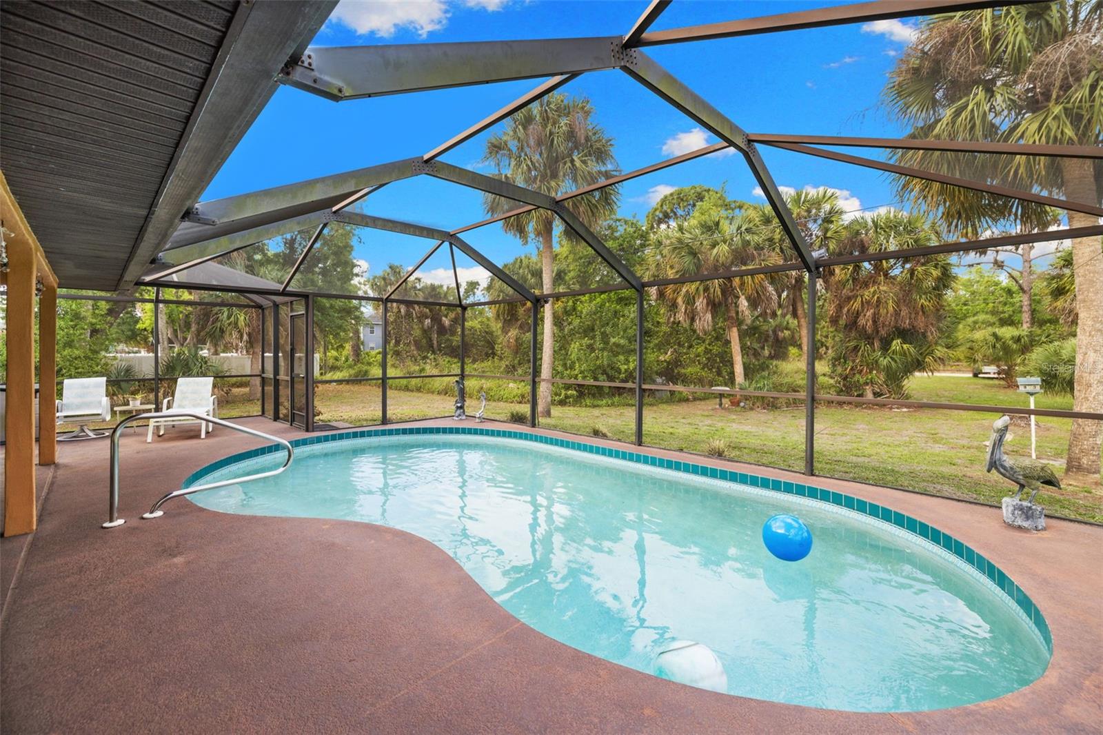 Listing photo id 1 for 4607 Atwater Drive