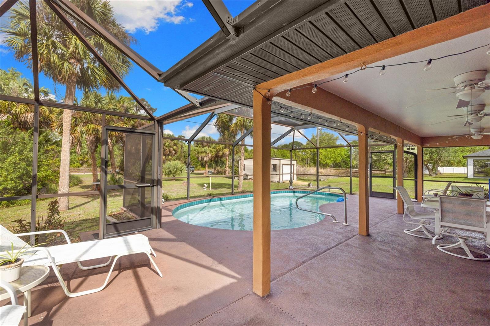 Listing photo id 28 for 4607 Atwater Drive