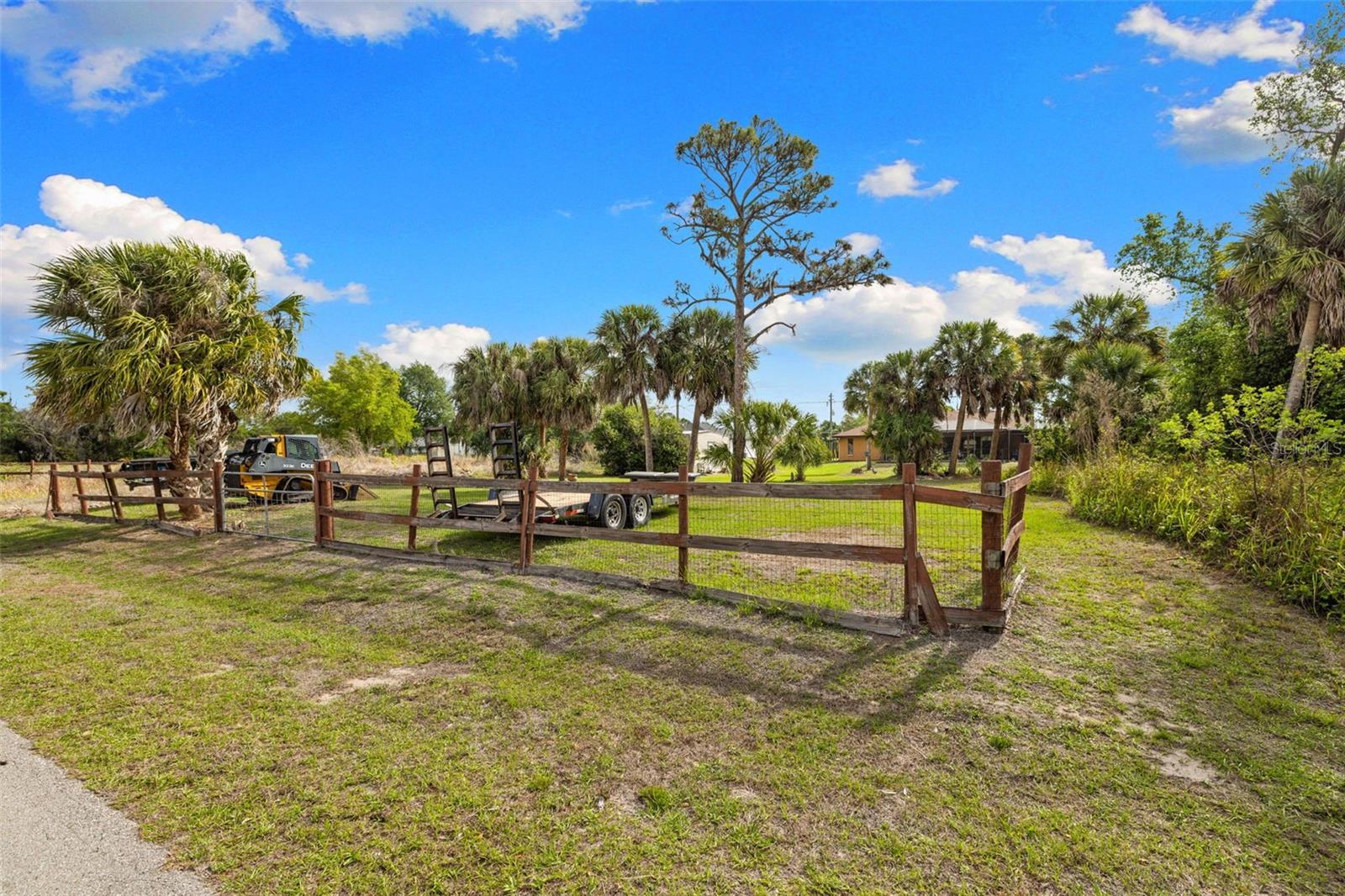 Listing photo id 33 for 4607 Atwater Drive