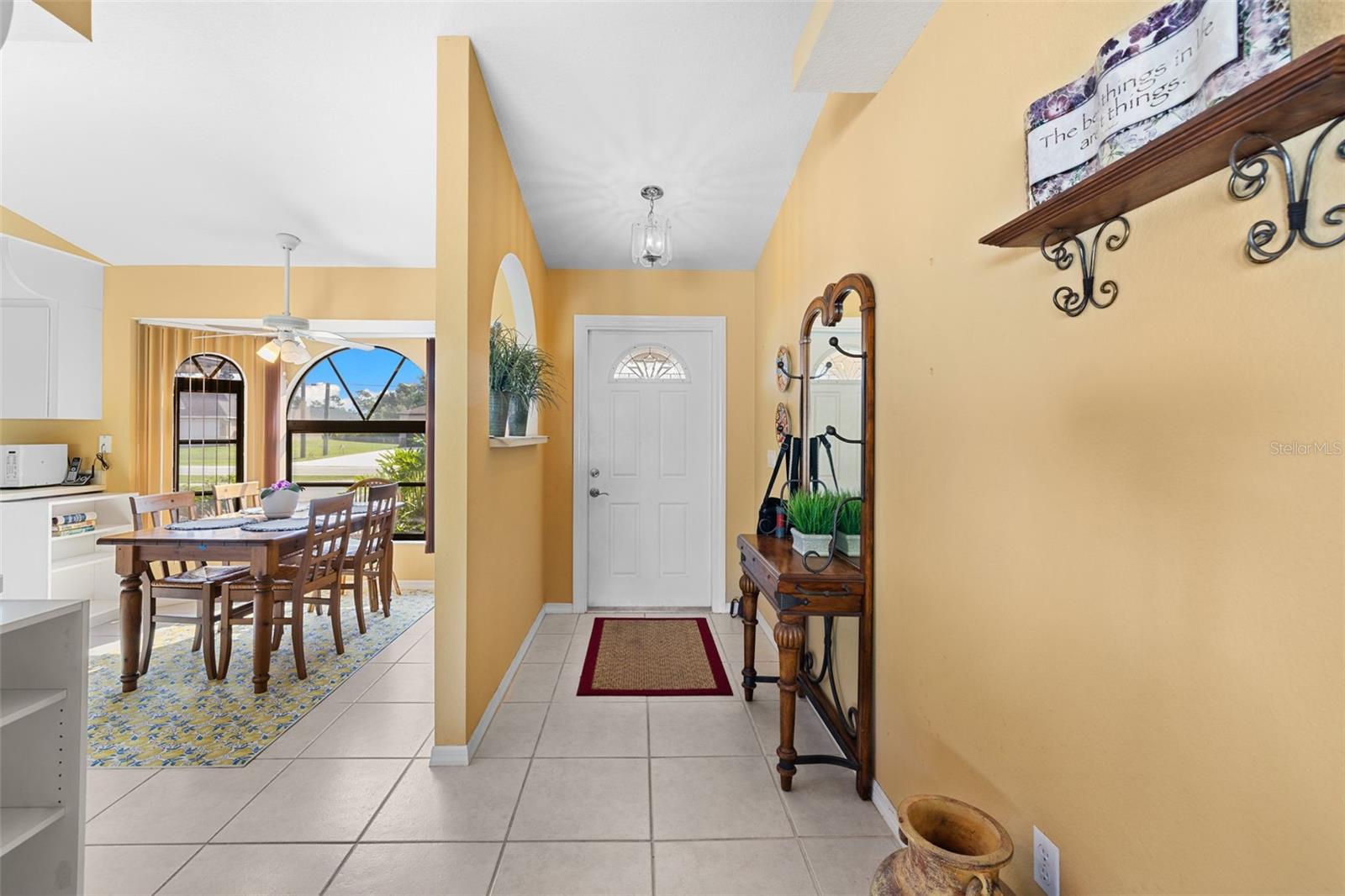 Listing photo id 3 for 4607 Atwater Drive